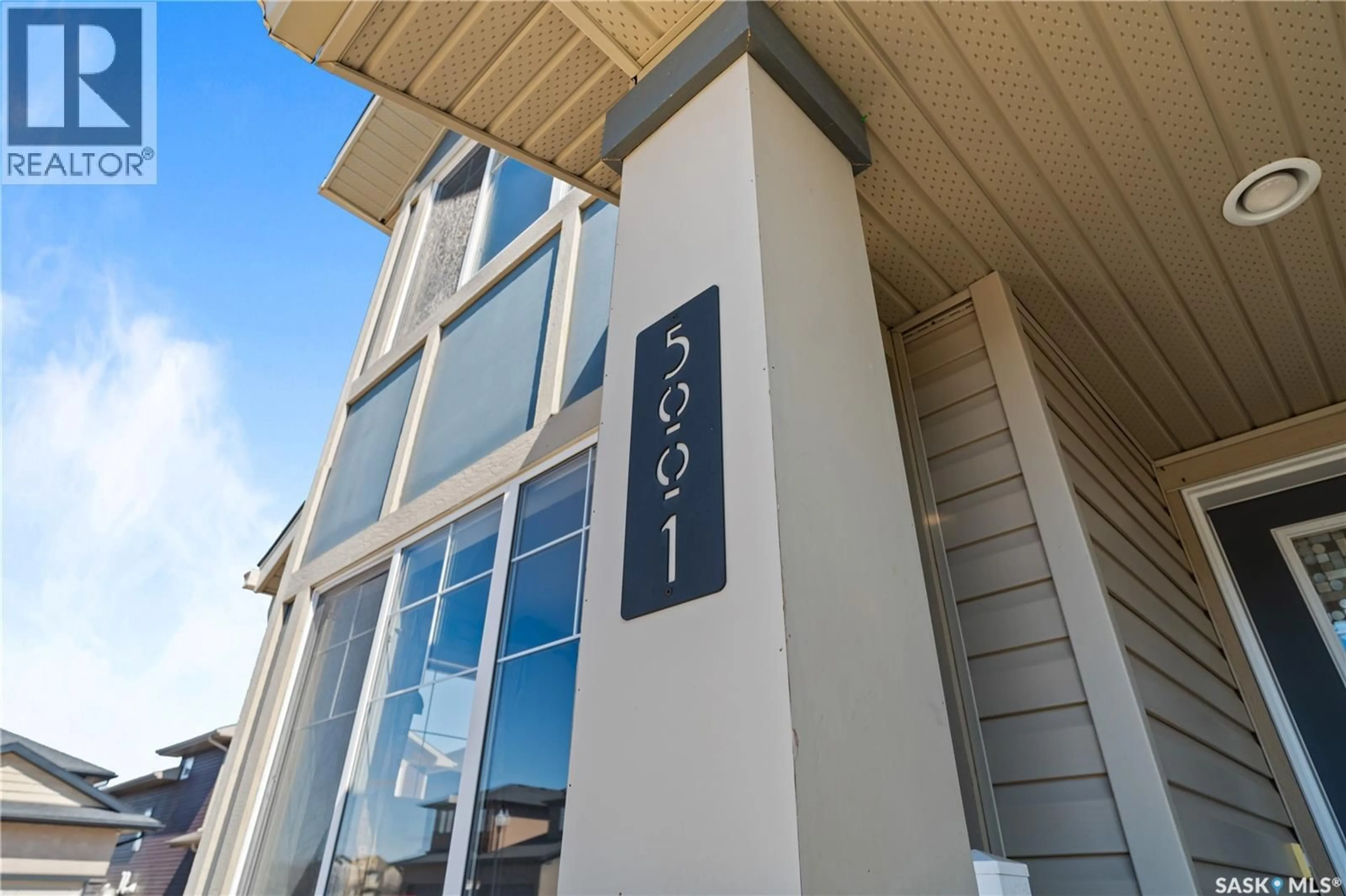 Indoor foyer for 5001 CORNELL GATE, Regina Saskatchewan S4W0J2