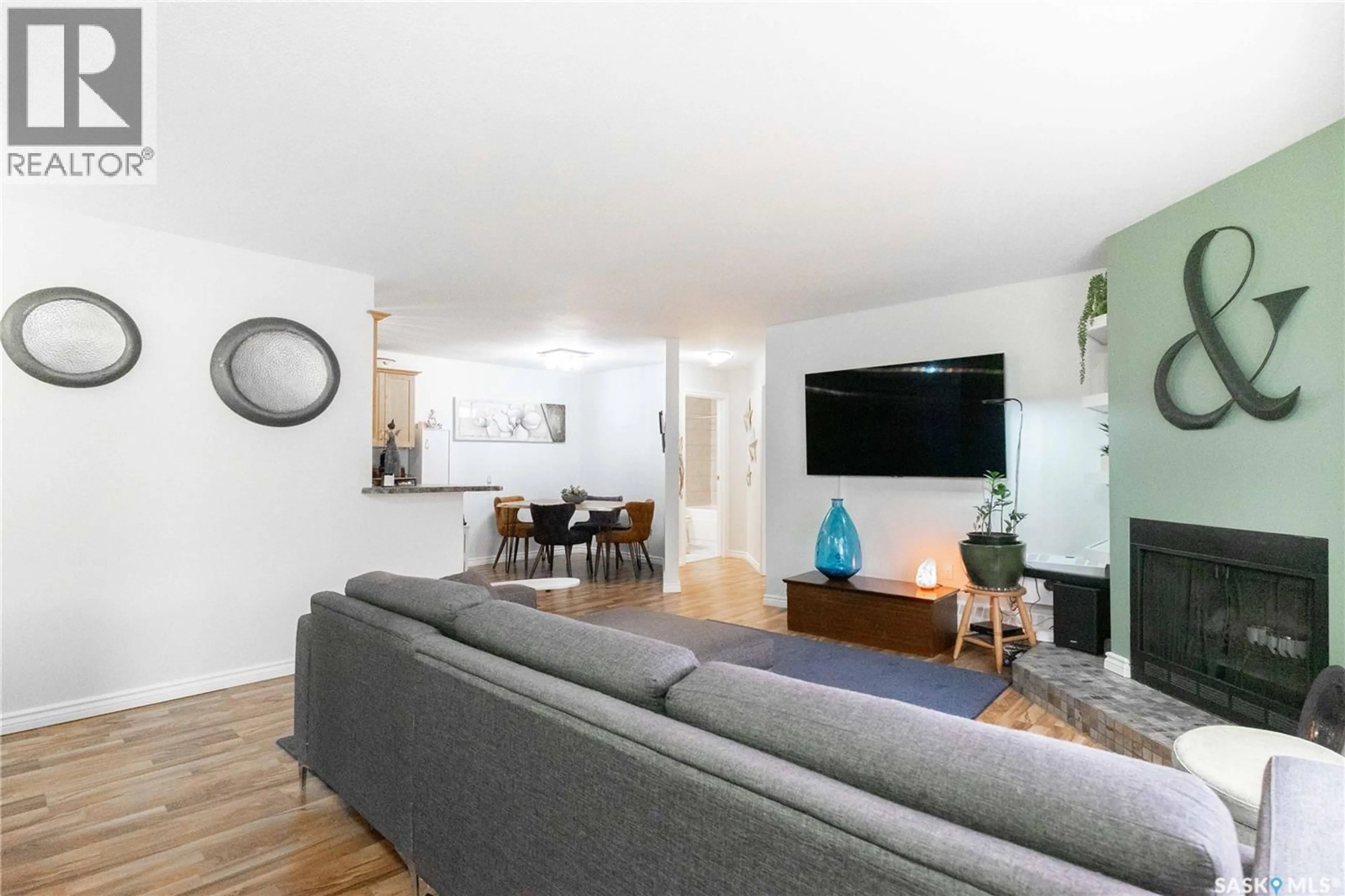 Living room with furniture, unknown for 202 - 2911 HARDING STREET, Regina Saskatchewan S4V1B9