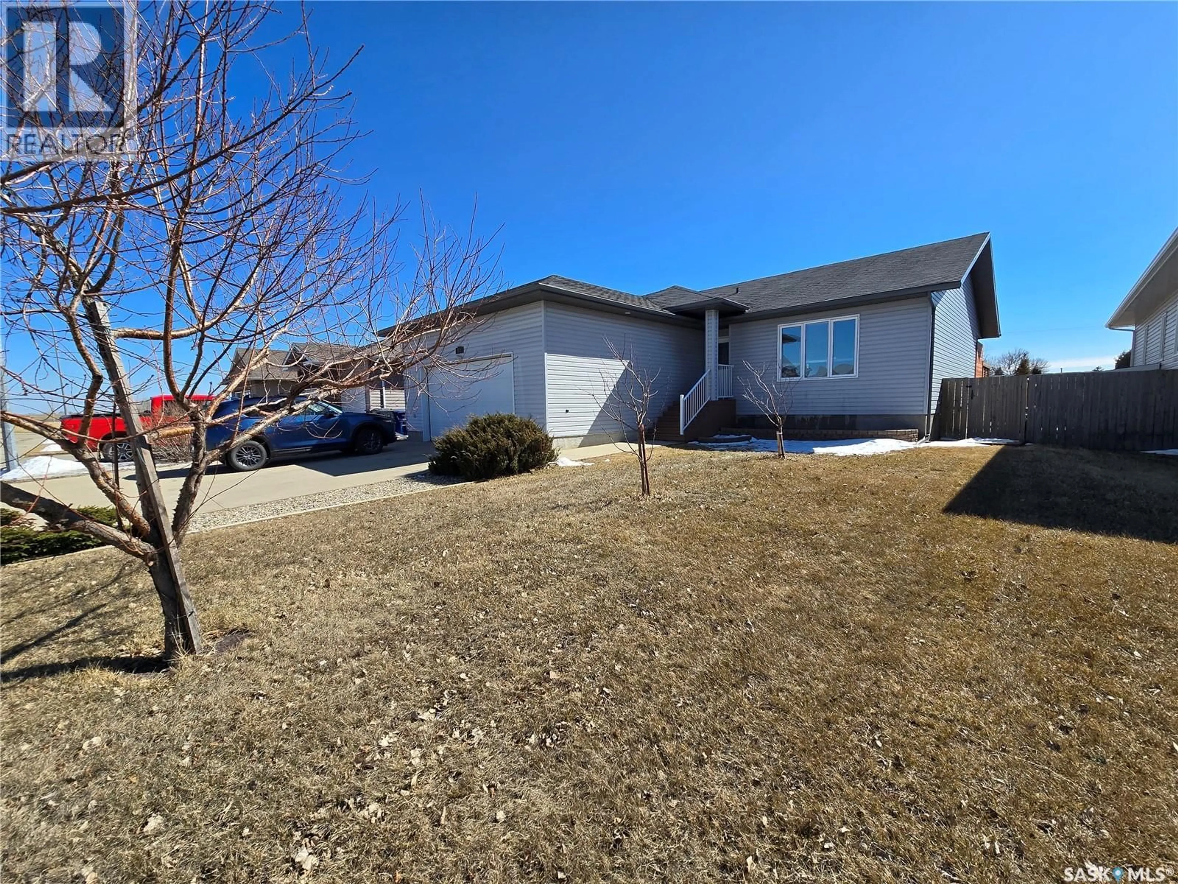 A pic from outside/outdoor area/front of a property/back of a property/a pic from drone, street for 752 MCTAGGART DRIVE, Weyburn Saskatchewan S4H3M6