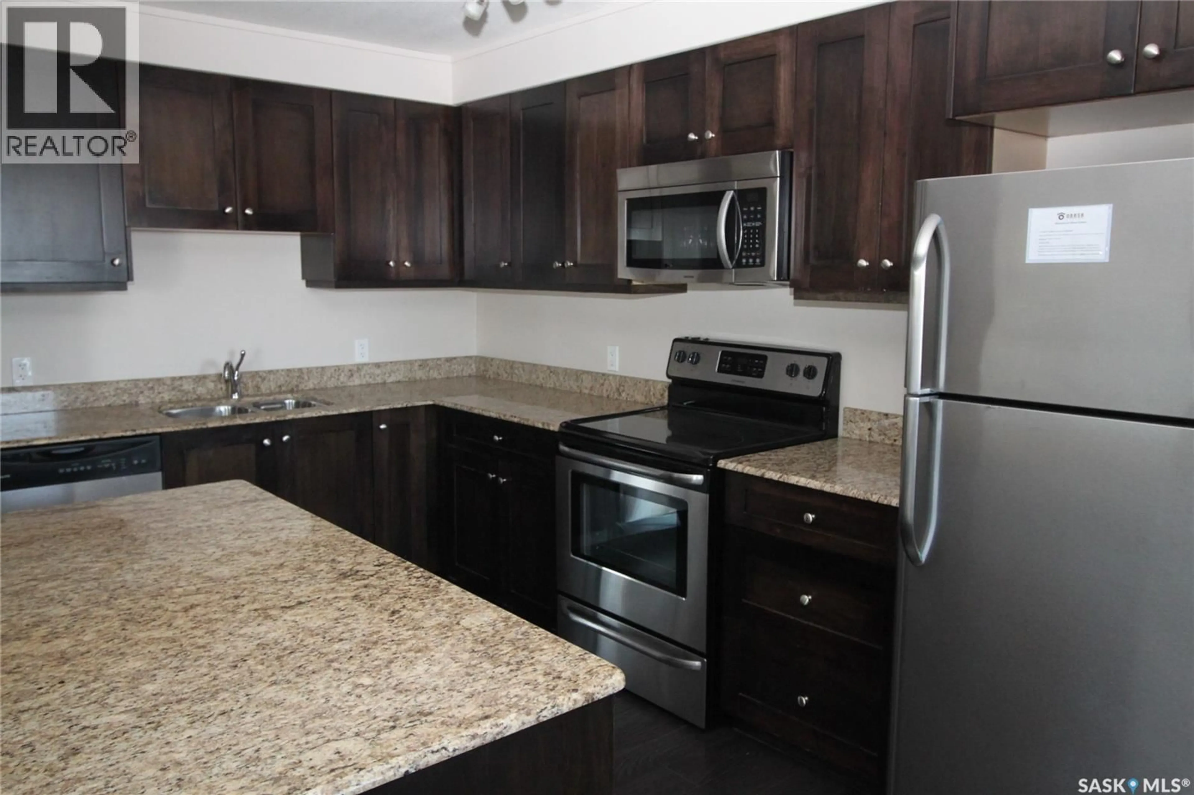 Standard kitchen, unknown for N - 708 537 4TH AVENUE, Saskatoon Saskatchewan S7K2M6