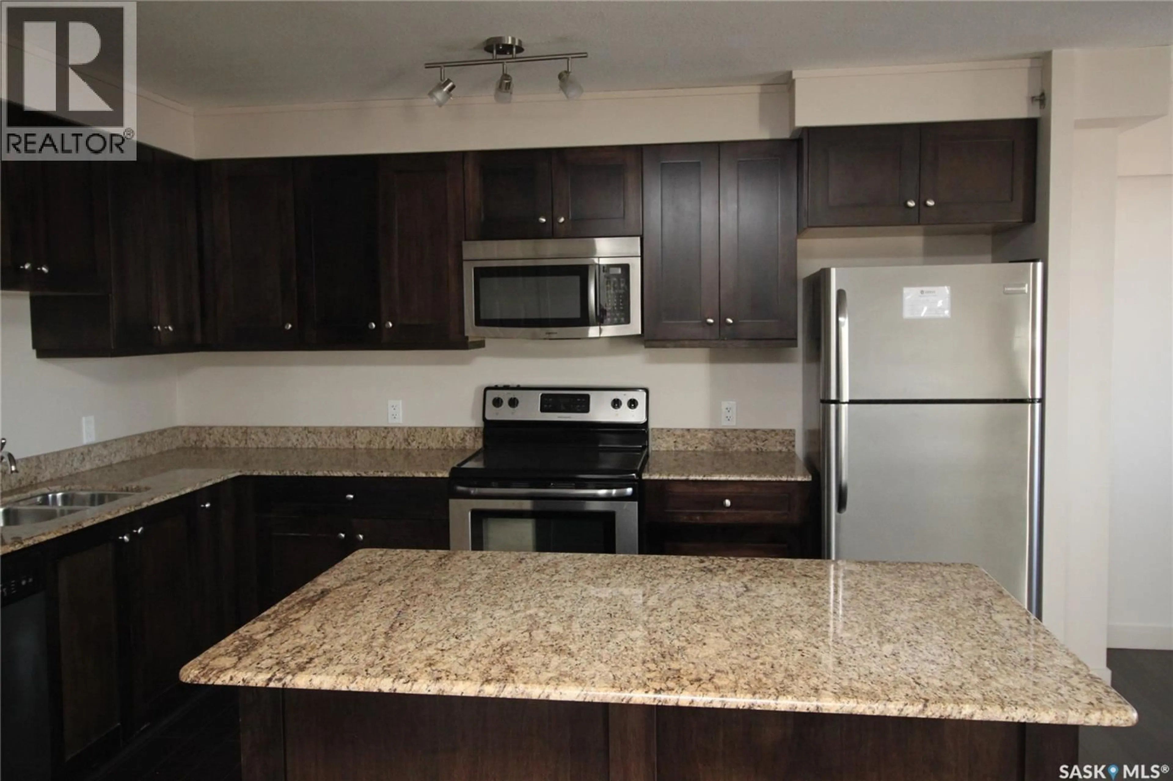 Standard kitchen, unknown for N - 708 537 4TH AVENUE, Saskatoon Saskatchewan S7K2M6