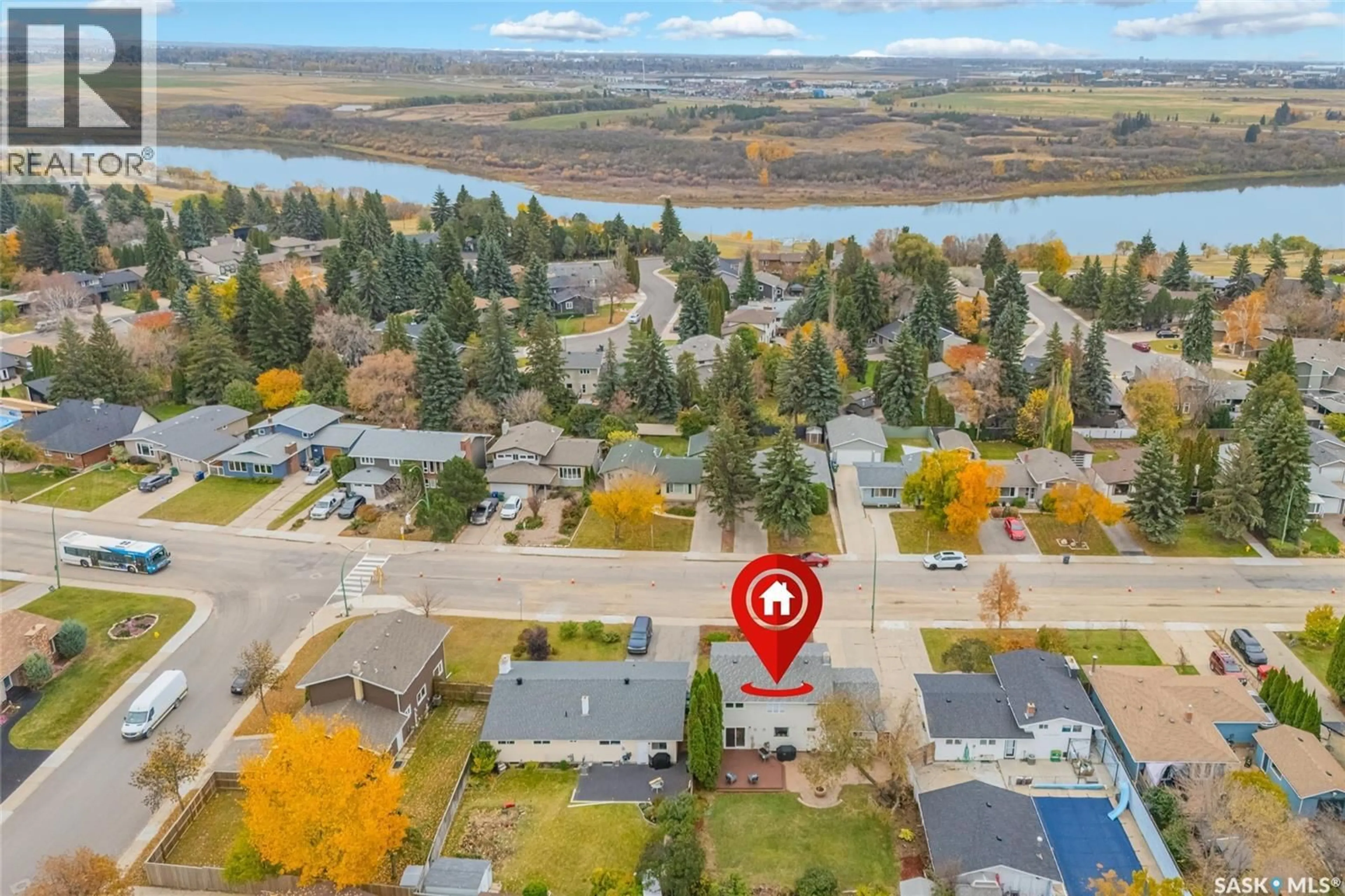A pic from outside/outdoor area/front of a property/back of a property/a pic from drone, water/lake/river/ocean view for 258 ASSINIBOINE DRIVE, Saskatoon Saskatchewan S7K4A2