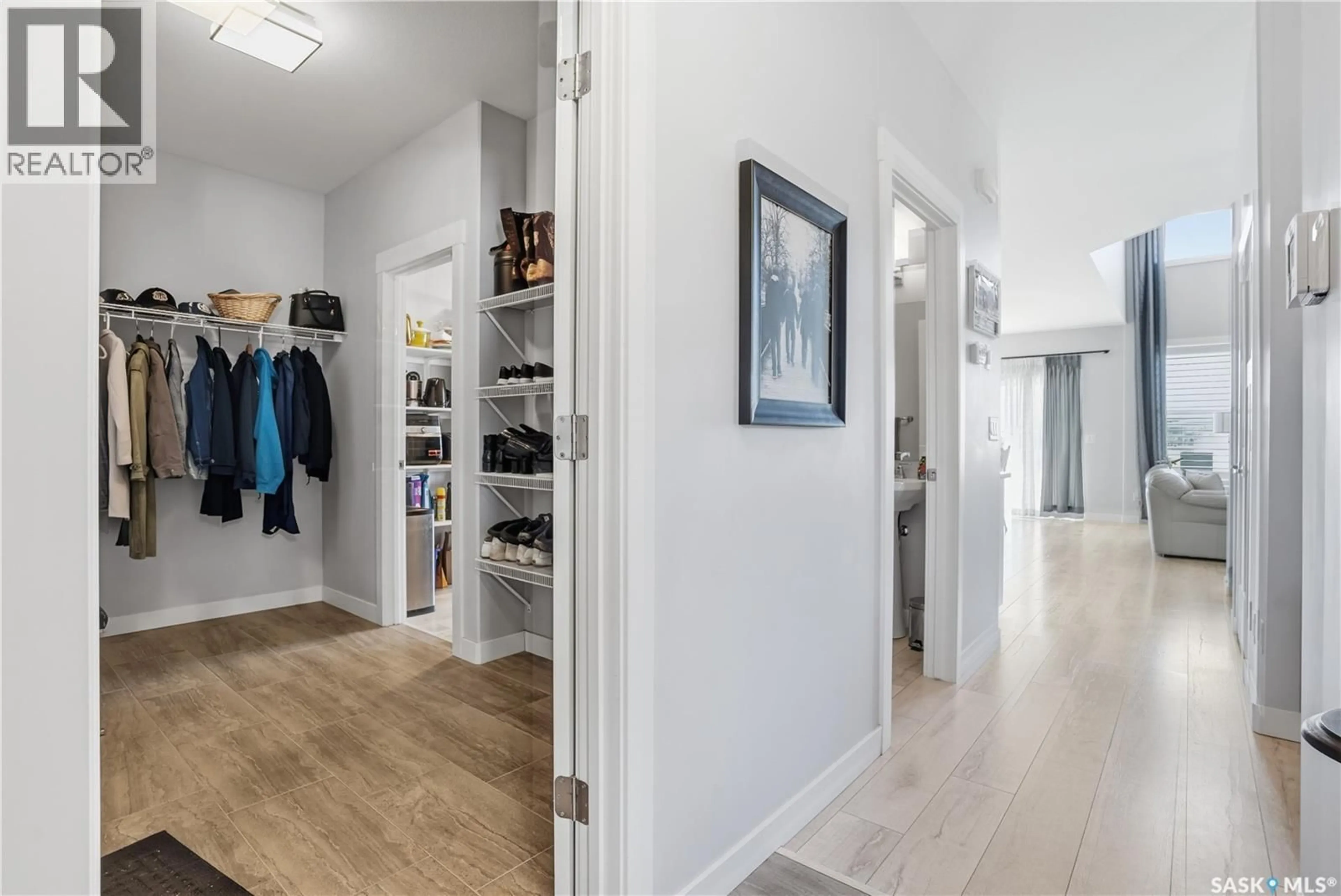 Indoor entryway for 3516 GREEN LILY ROAD, Regina Saskatchewan S4V3M8