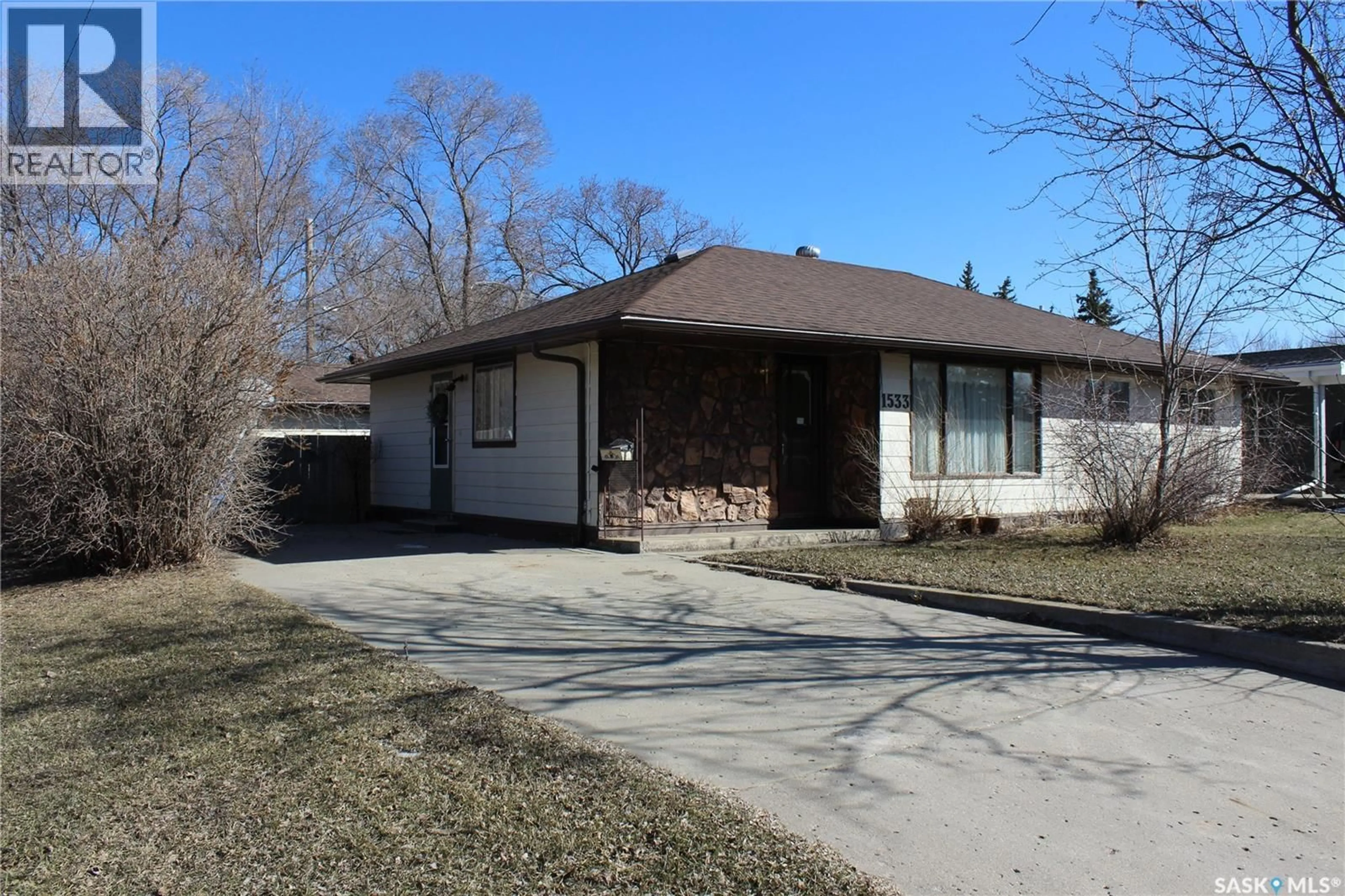 Home with brick exterior material, street for 1533 THORN CRESCENT, Estevan Saskatchewan S4A1N7