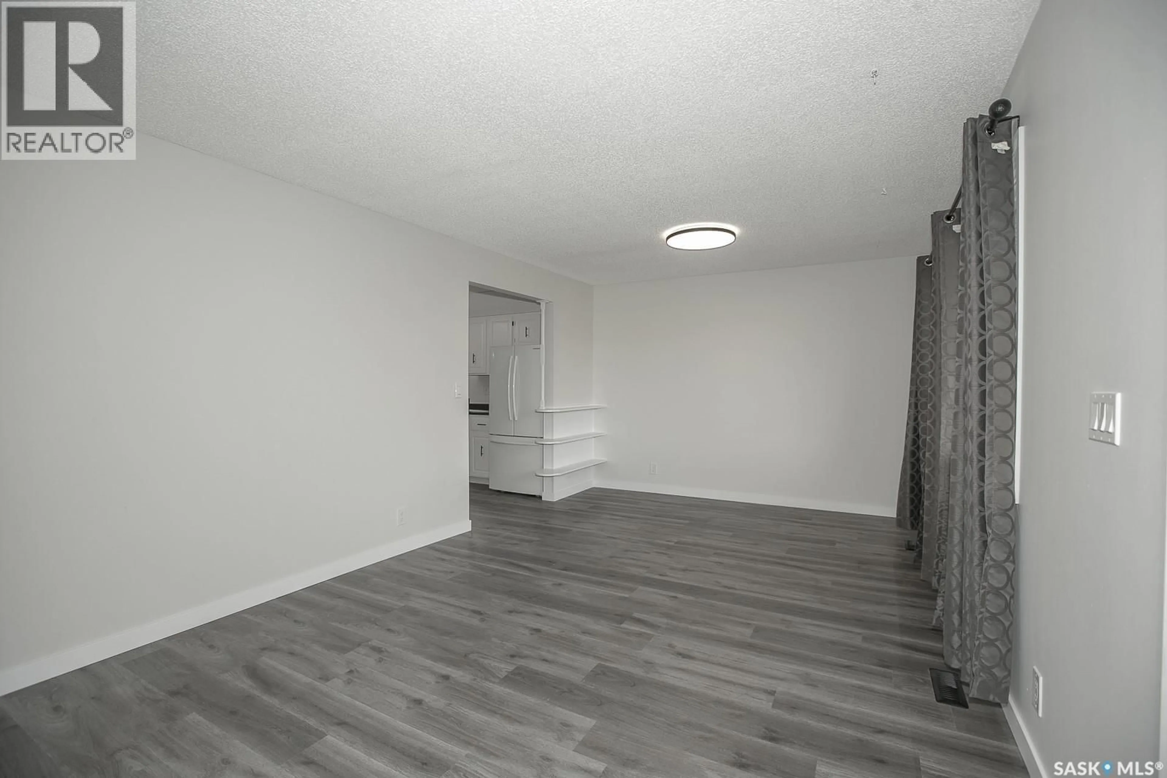 A pic of a room for 805 ELPHINSTONE STREET, Regina Saskatchewan S4T3L5