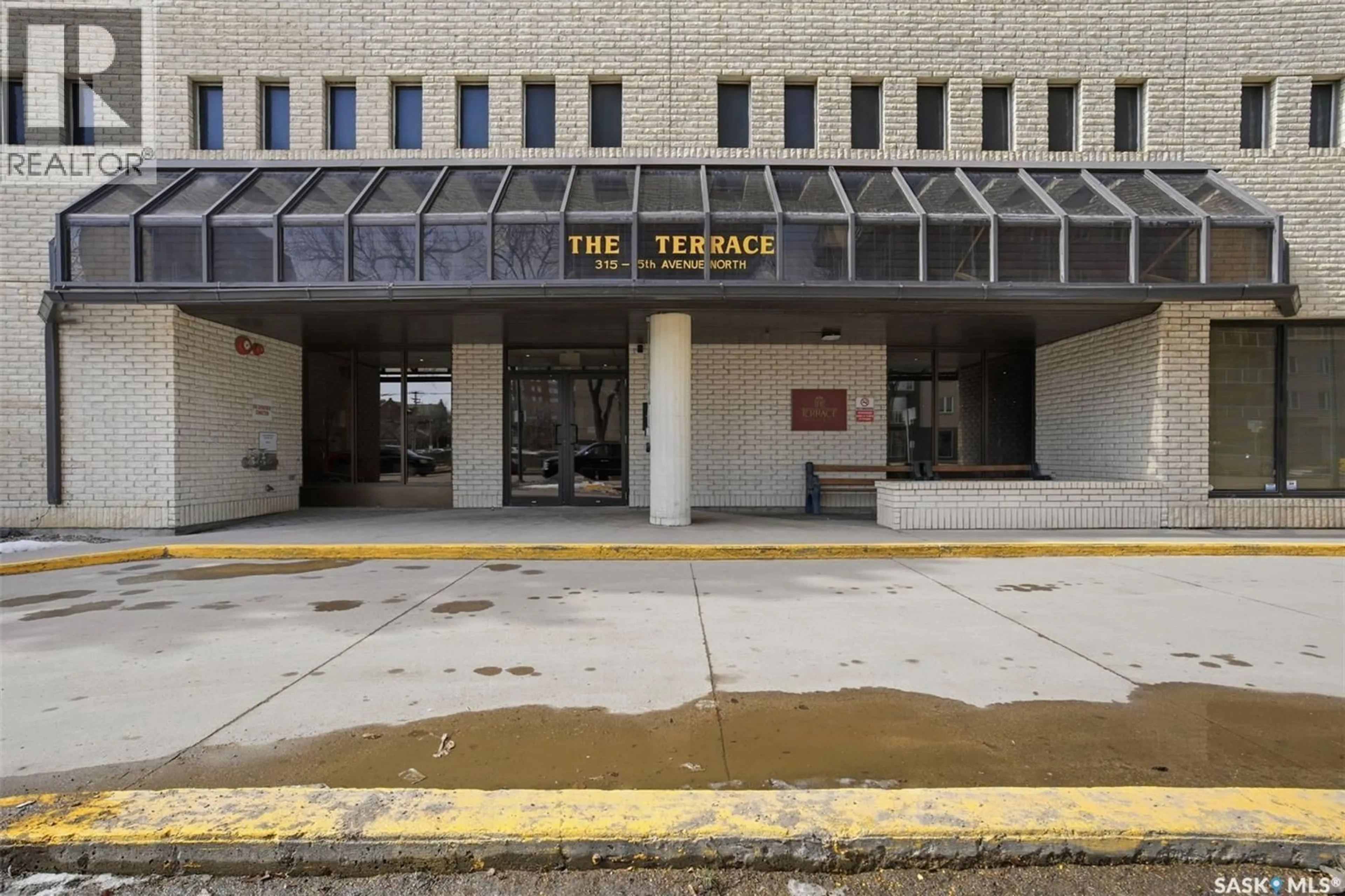 Indoor foyer for 315 - 1703 5TH AVENUE N, Saskatoon Saskatchewan S7K5Z8