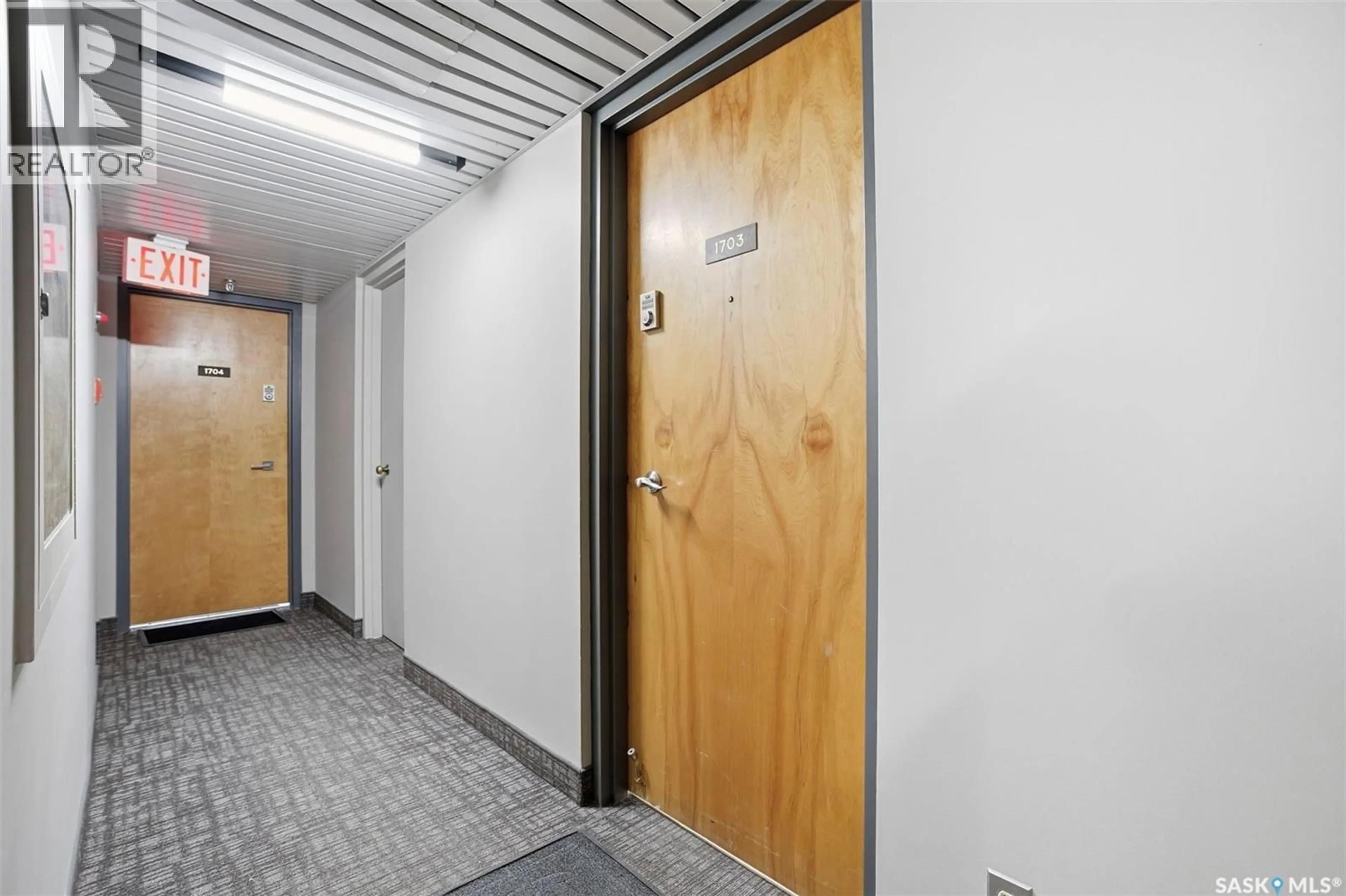 Indoor foyer for 315 - 1703 5TH AVENUE N, Saskatoon Saskatchewan S7K5Z8