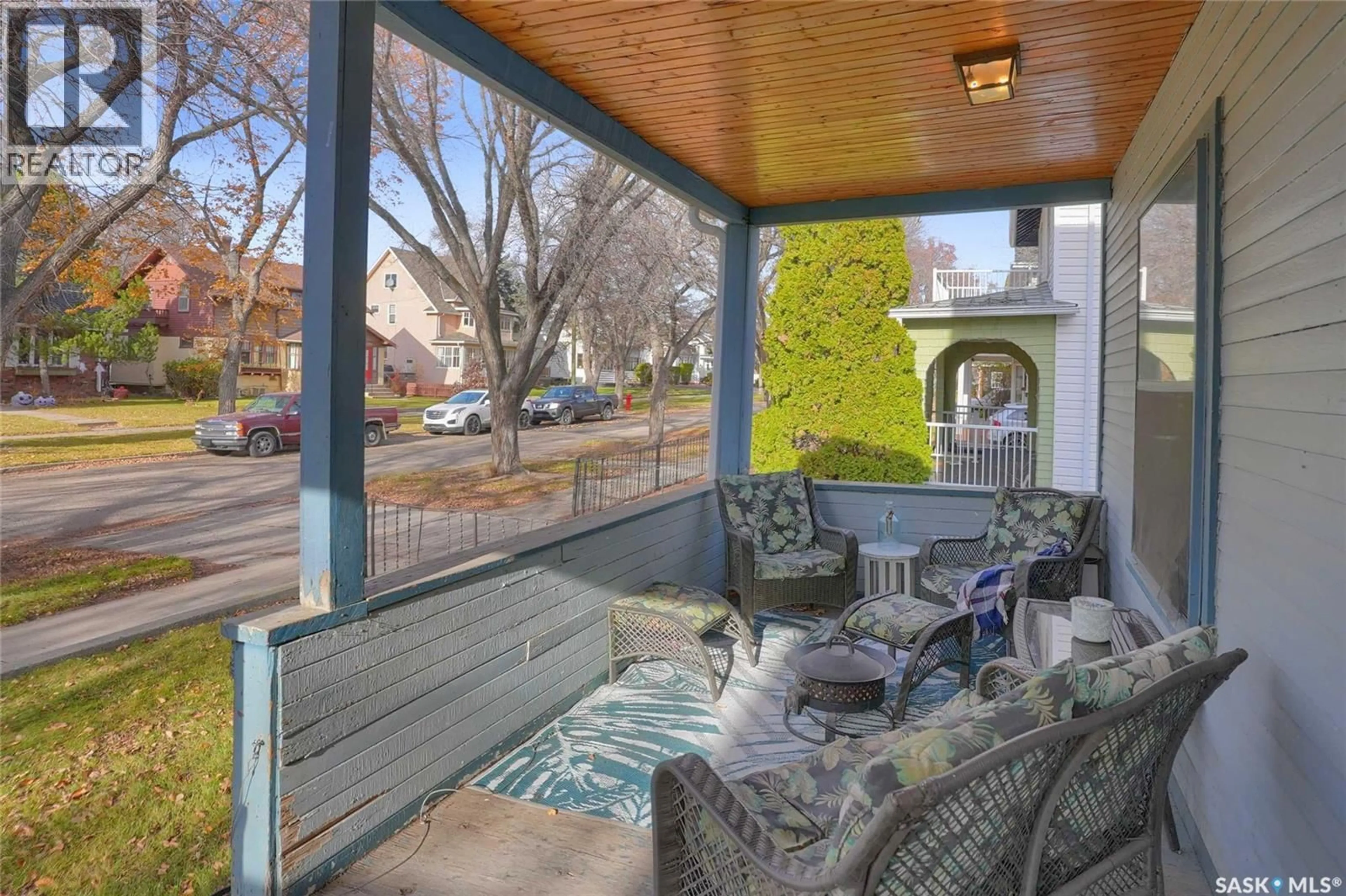 Patio, street for 1127 2ND AVENUE, Moose Jaw Saskatchewan S6H3R4