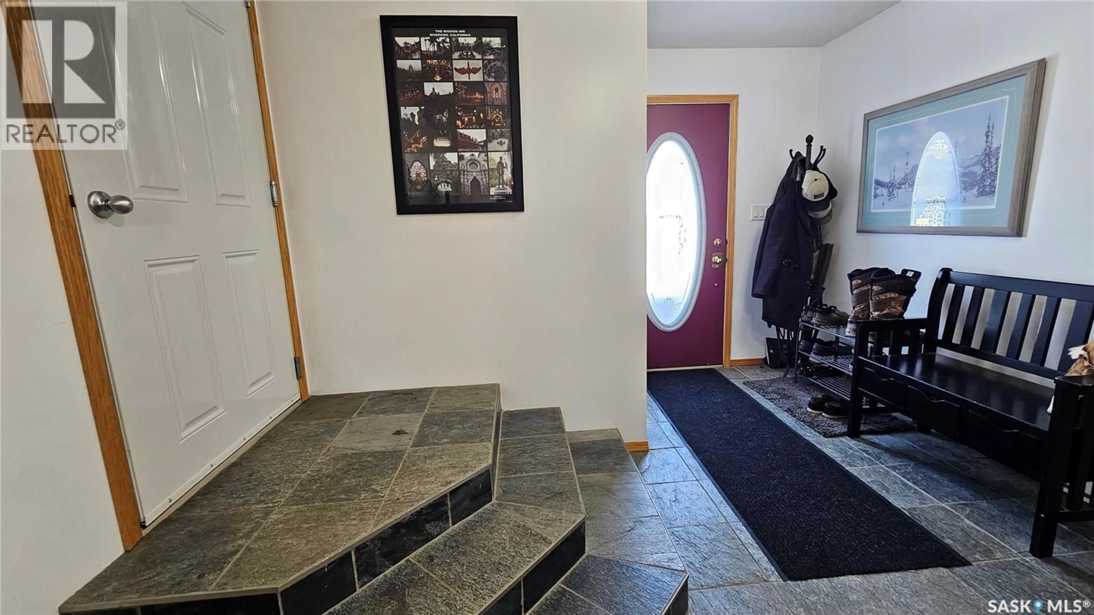 Indoor entryway for 47 FERGUSON BAY, Webb Rm No. 138 Saskatchewan S0N2N0