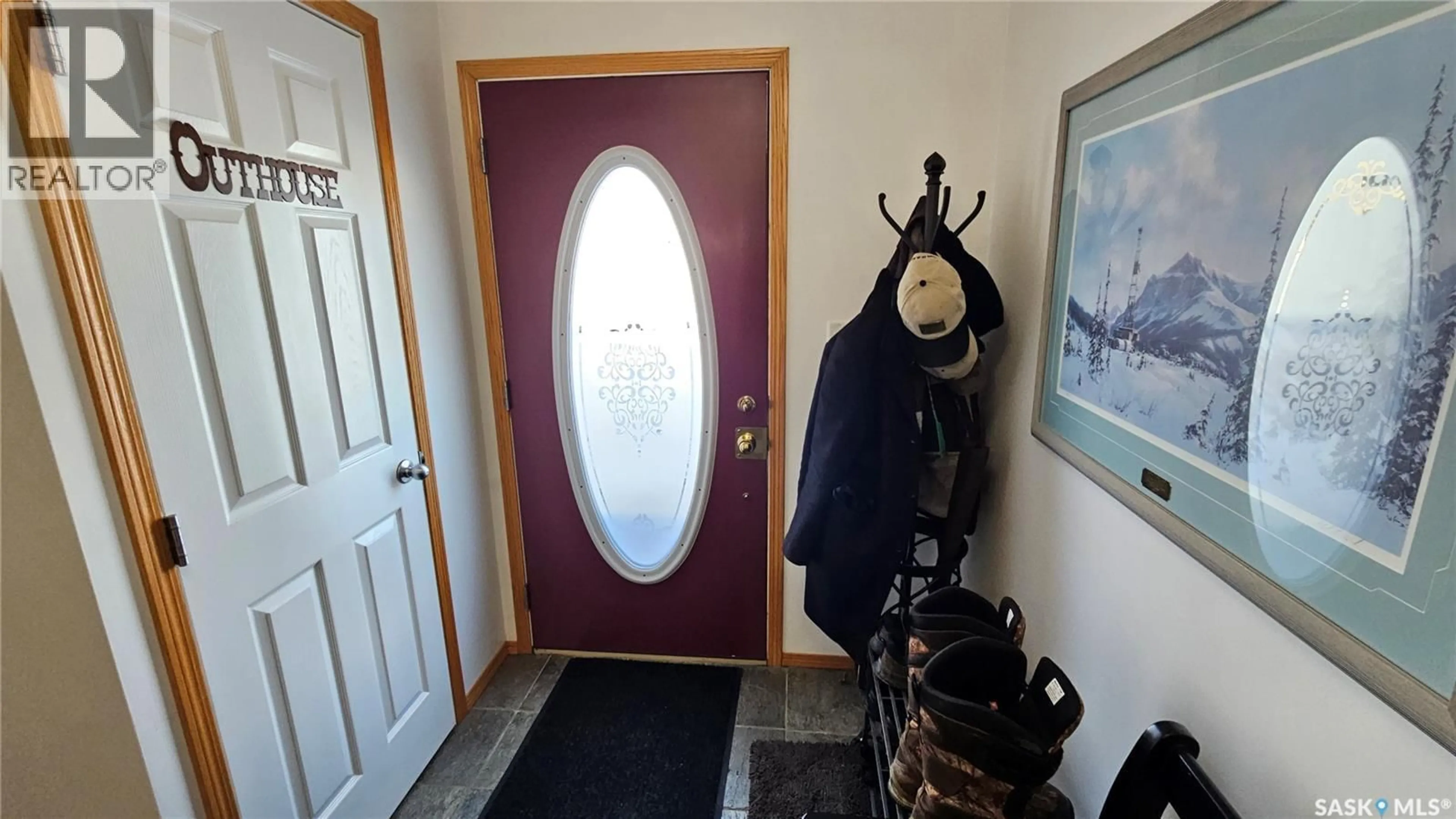 Indoor entryway for 47 FERGUSON BAY, Webb Rm No. 138 Saskatchewan S0N2N0