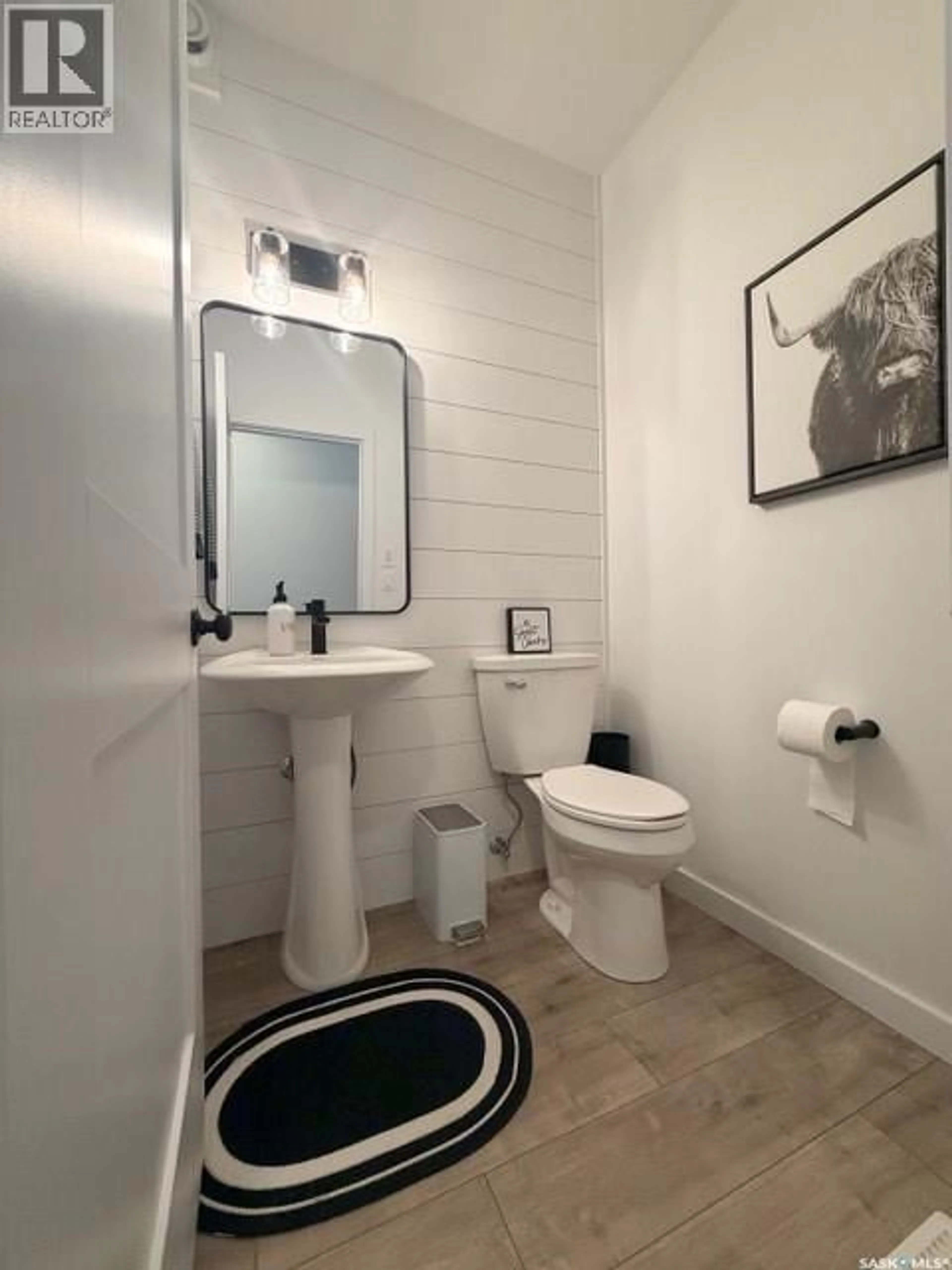 Standard bathroom, unknown for 351 ANISKOTAW BEND, Saskatoon Saskatchewan S7V1M1