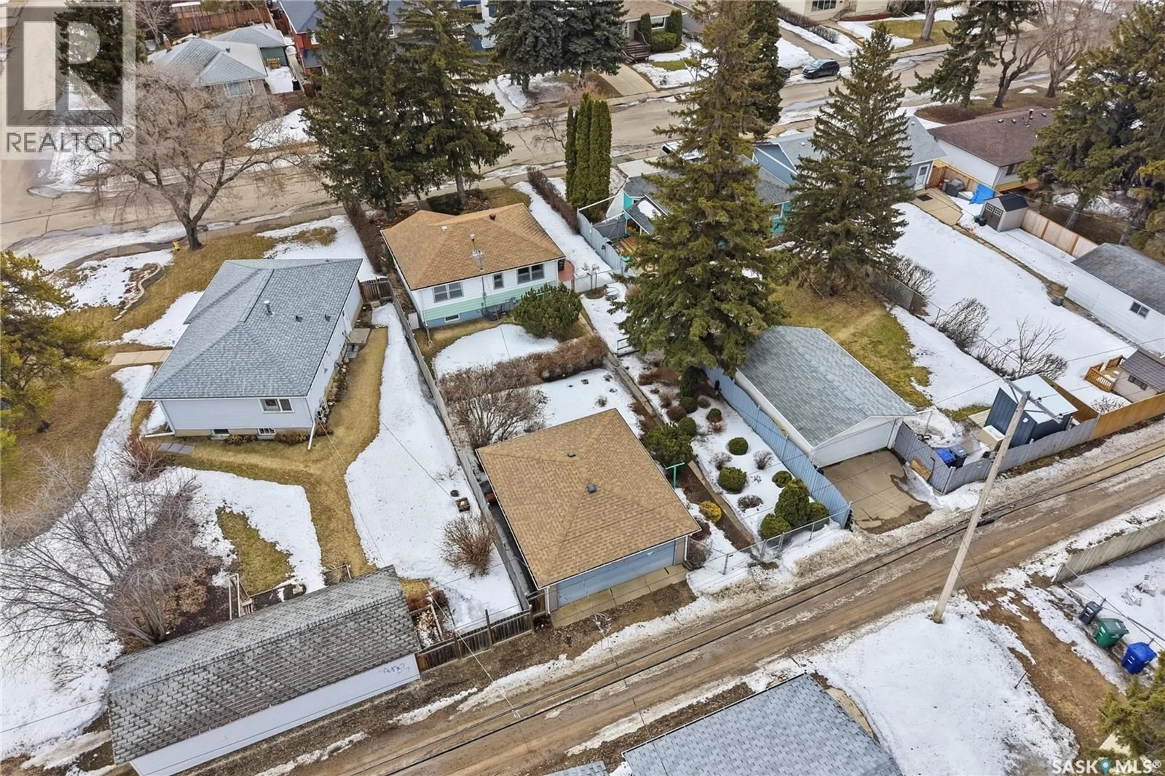 A pic from outside/outdoor area/front of a property/back of a property/a pic from drone, street for 2204 YORK AVENUE, Saskatoon Saskatchewan S7J1J1