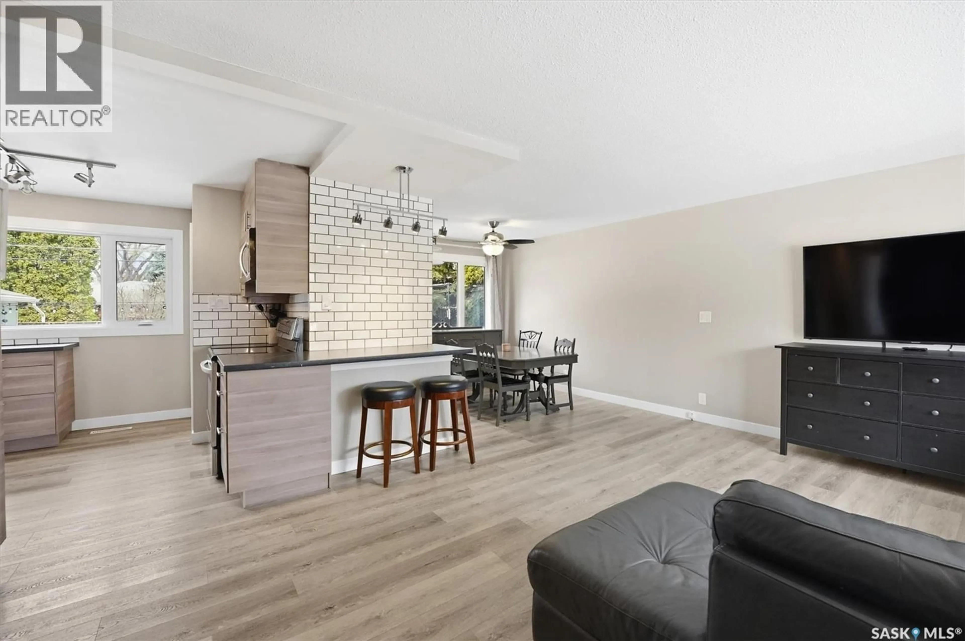 Open concept kitchen, unknown for 16 PINDER CRESCENT, Saskatoon Saskatchewan S7J2K8