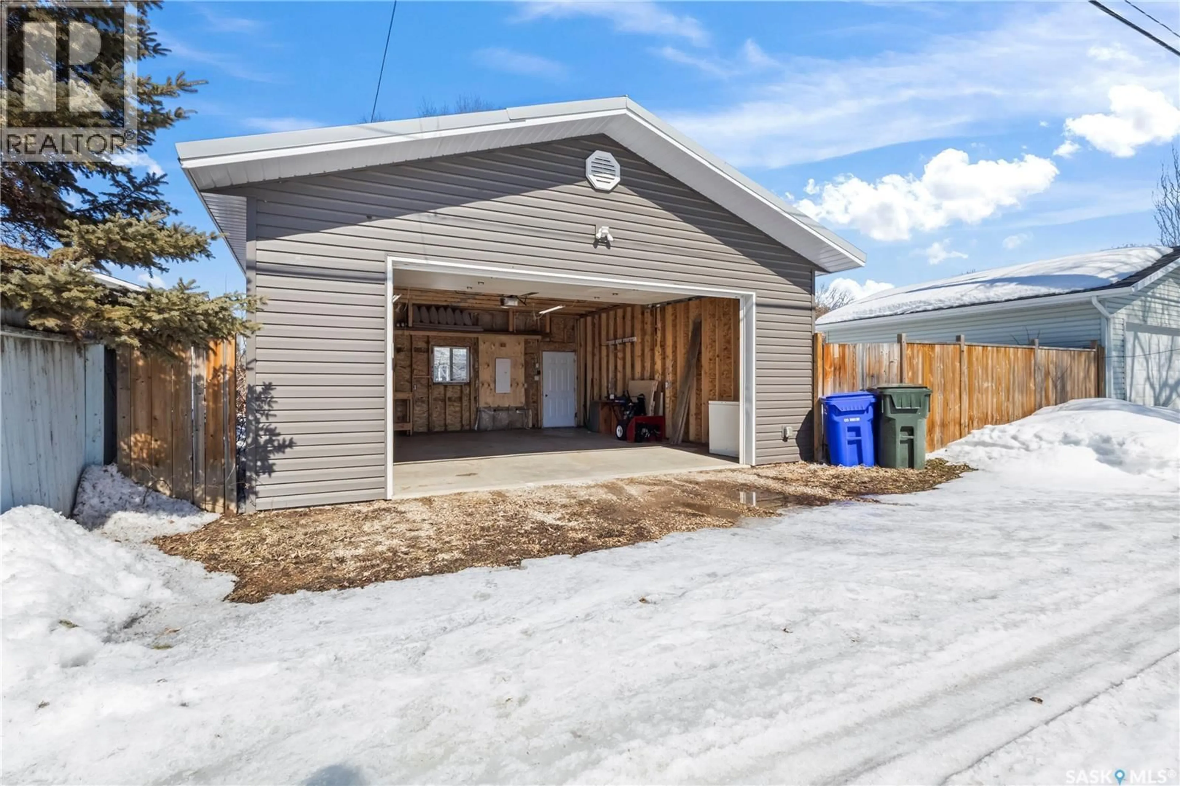 Indoor garage for 1371 RIVER STREET, Prince Albert Saskatchewan S6V0B8