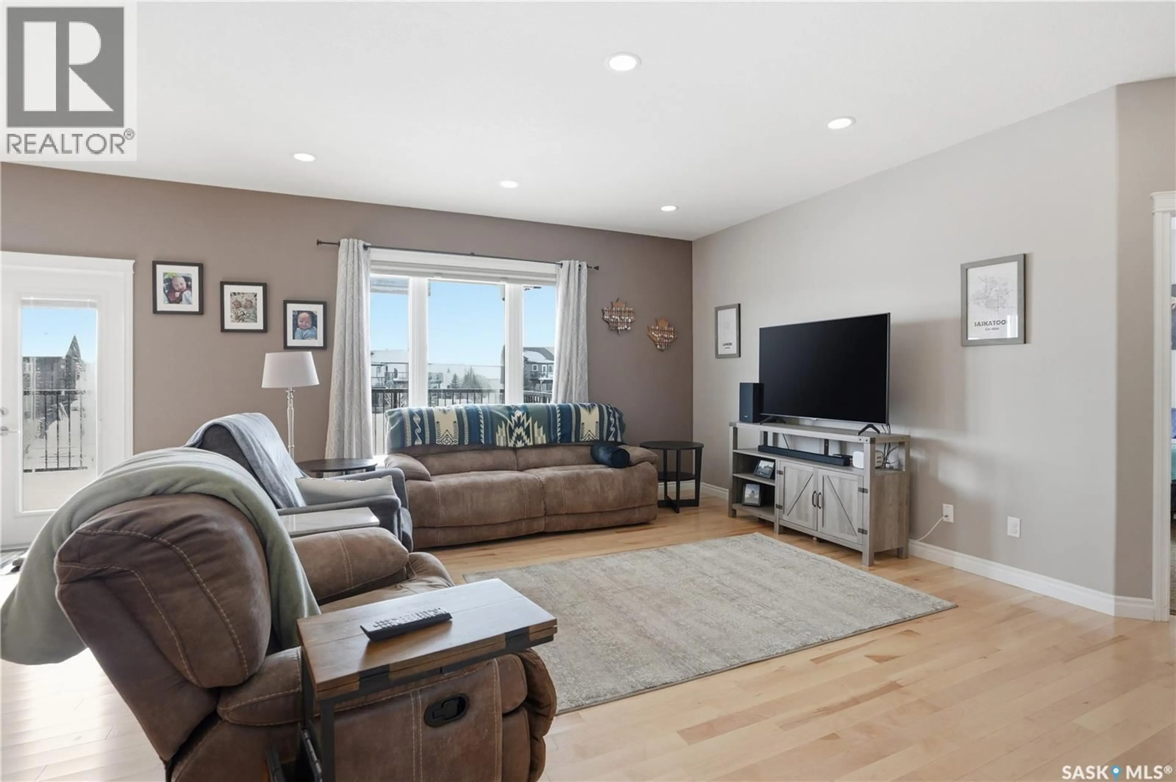 Living room with furniture, unknown for 234 GREENFIELD CRESCENT, Saskatoon Saskatchewan S7R0B6