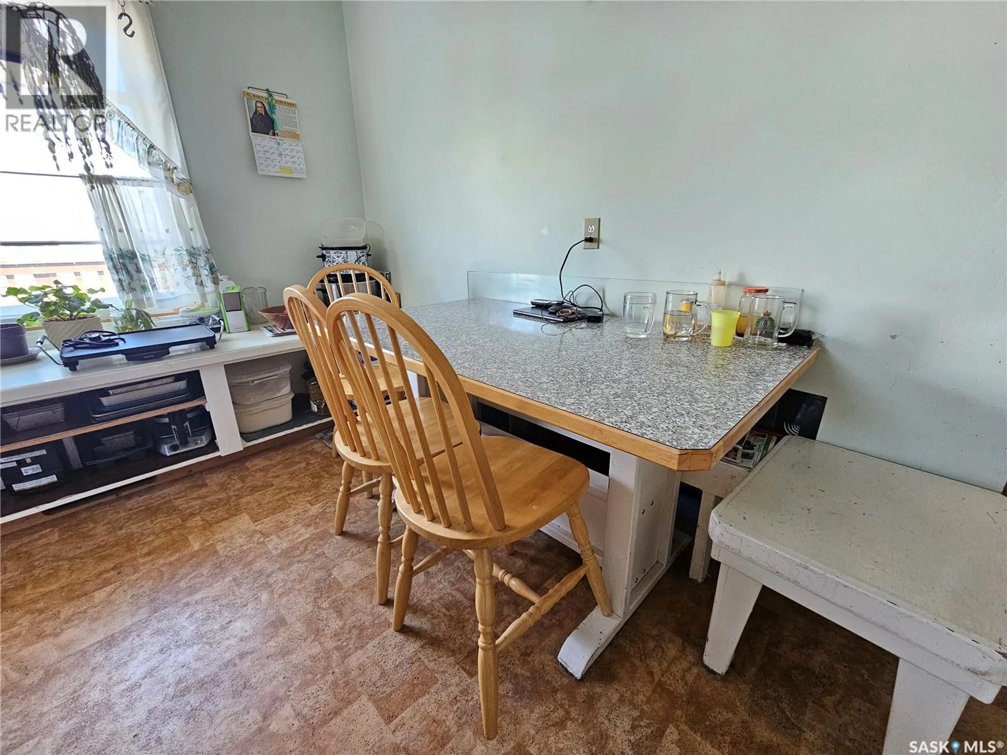 Standard kitchen, unknown for 304 7TH AVENUE, Swift Current Saskatchewan S9H3P7