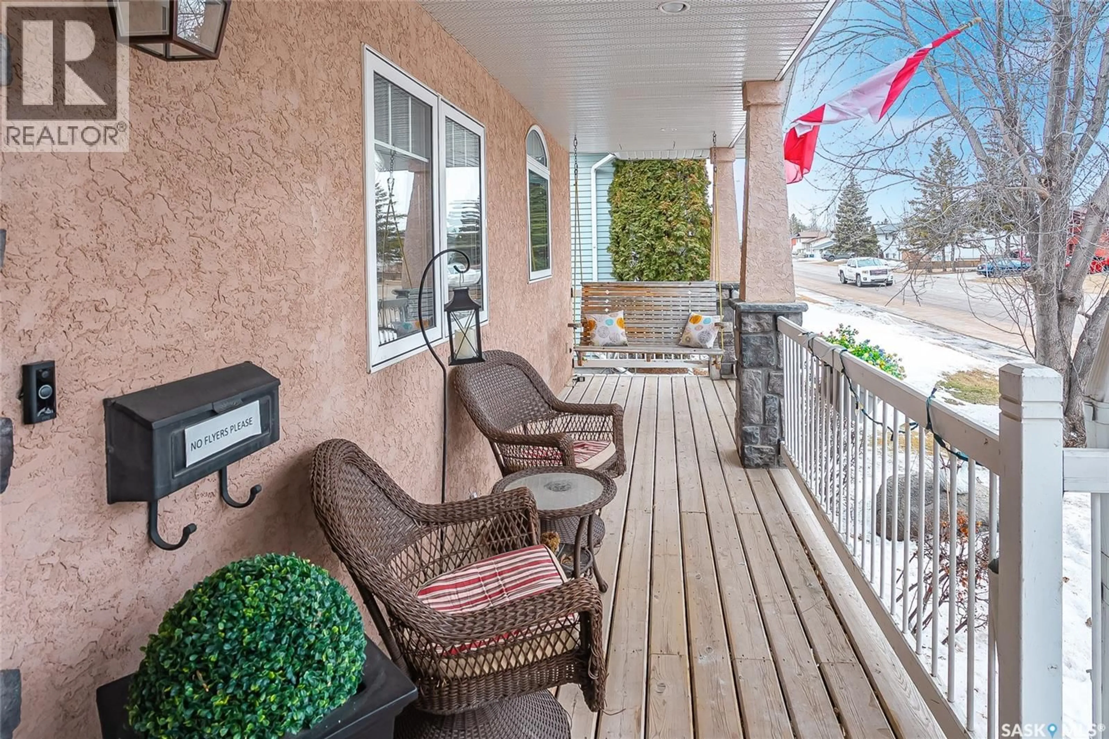 Patio, street for 608 3RD STREET, Martensville Saskatchewan S0K2T0