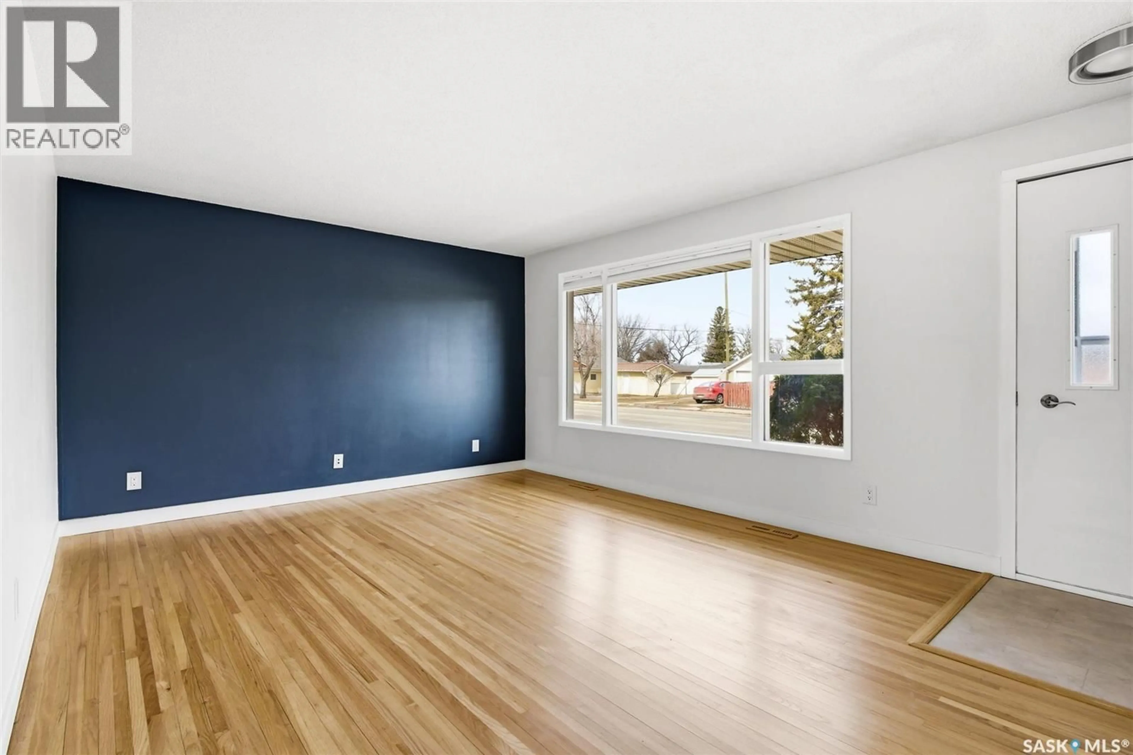 A pic of a room for 1905 7TH AVENUE, Regina Saskatchewan S4R0J4