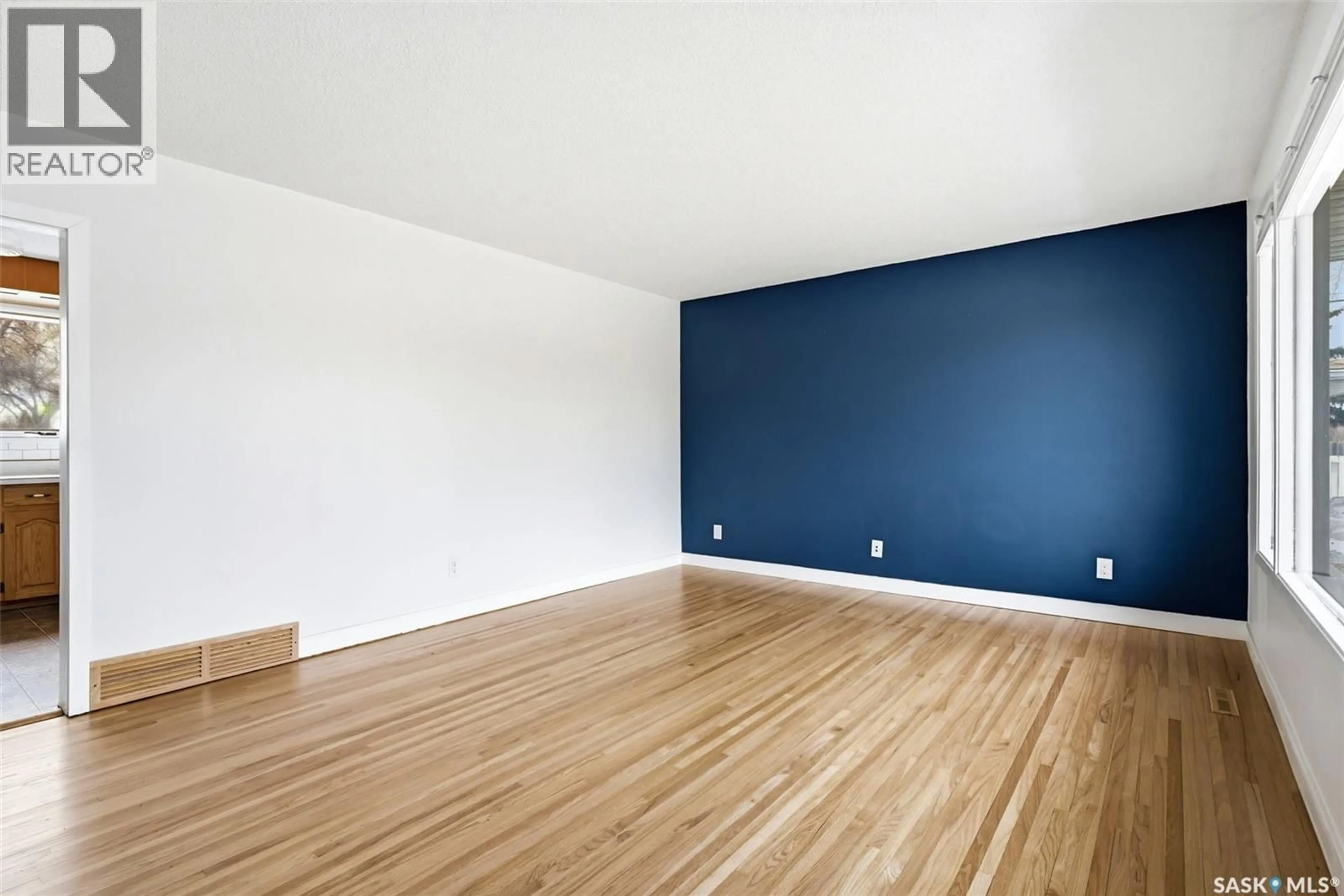 A pic of a room for 1905 7TH AVENUE, Regina Saskatchewan S4R0J4