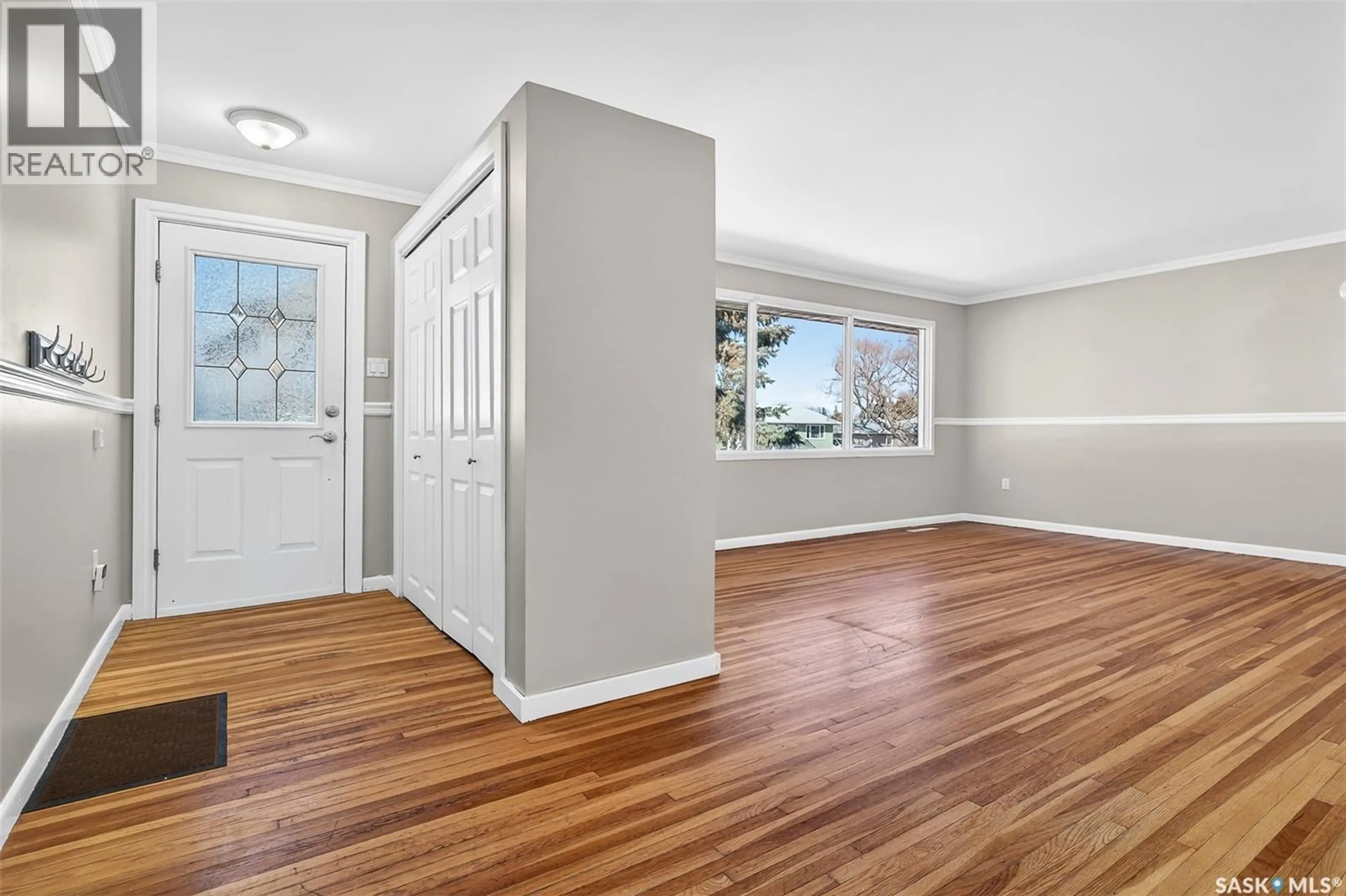 Indoor entryway for 837 KEITH STREET, Moose Jaw Saskatchewan S6H5R3