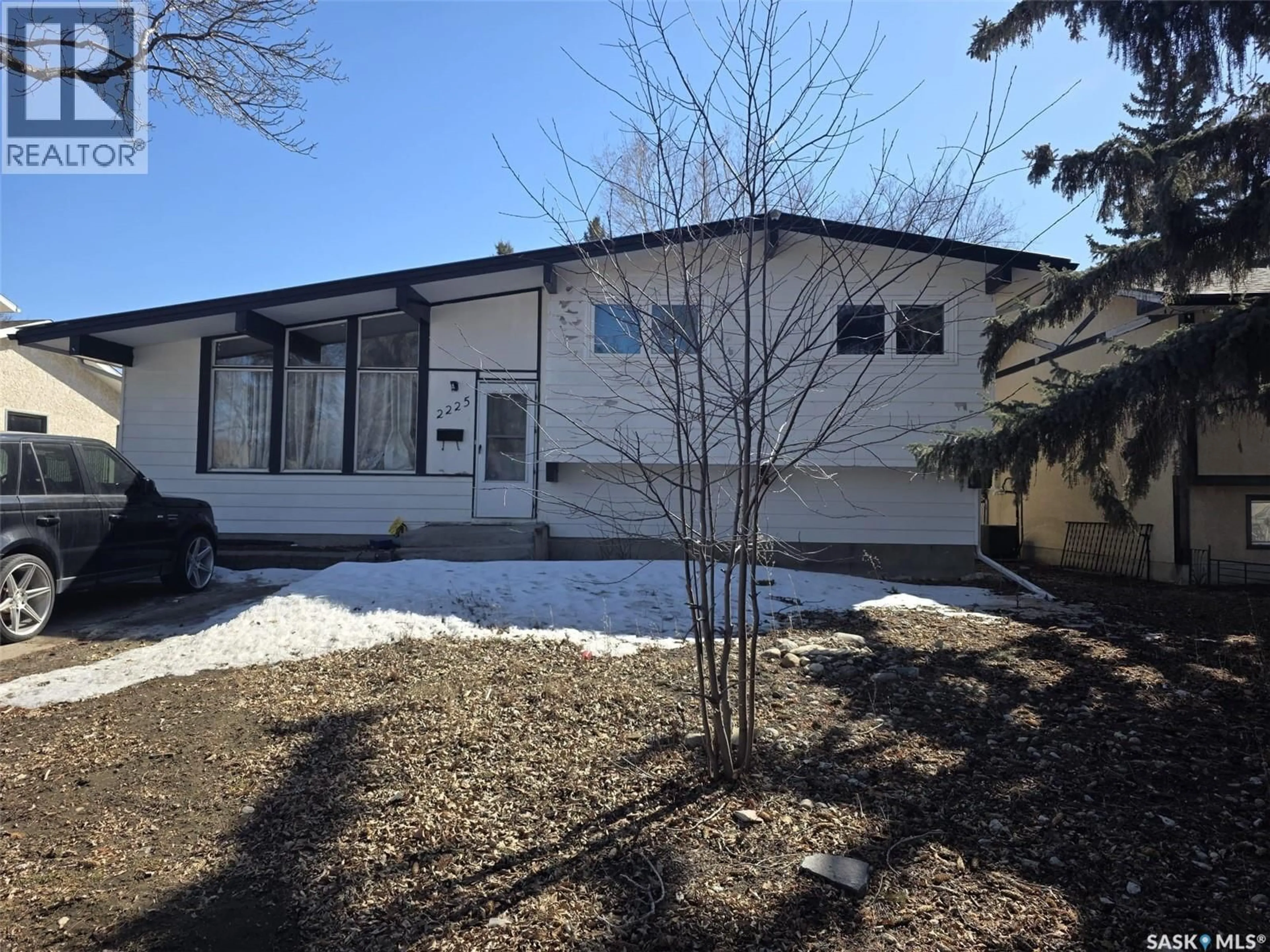 Home with vinyl exterior material, unknown for 2225 BEDFORD AVENUE, Regina Saskatchewan S4N0H1