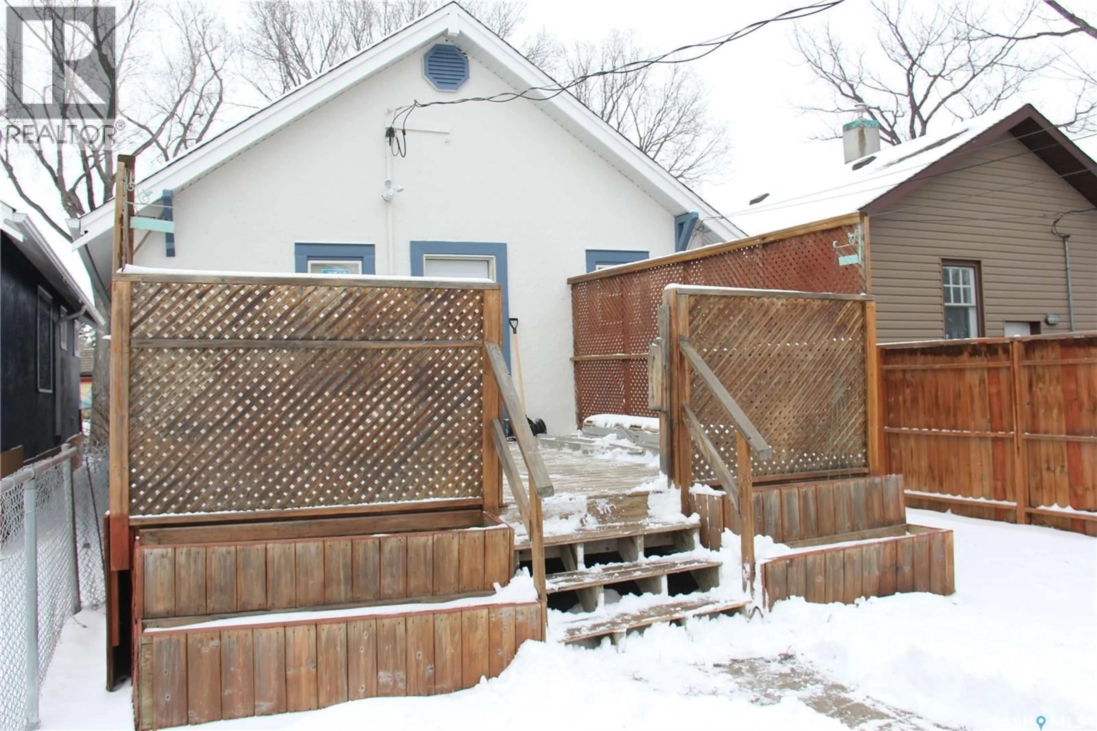 Patio, street for 3007 DEWDNEY AVENUE, Regina Saskatchewan S4T0Y3