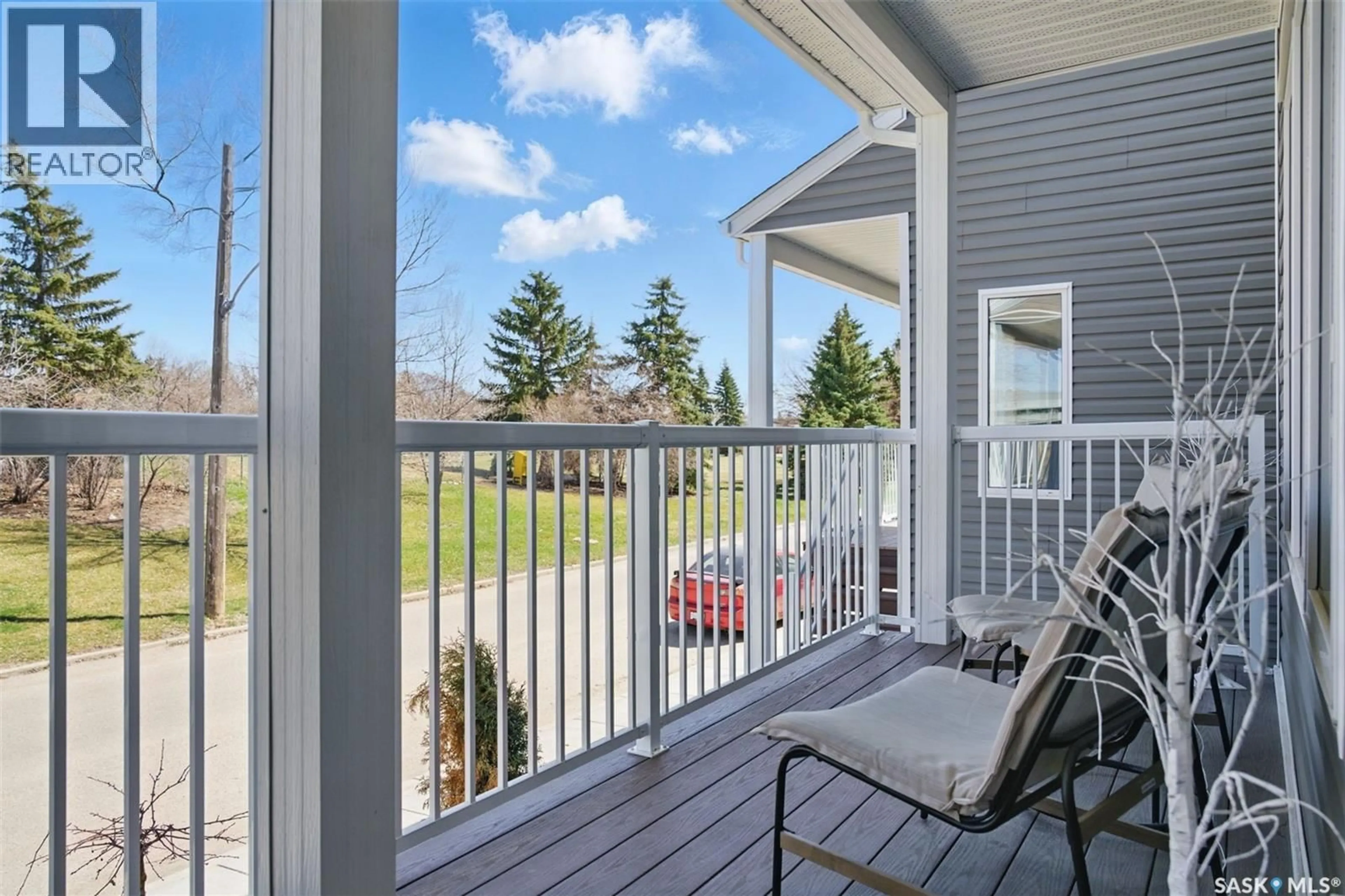 Patio, water/lake/river/ocean view for 421 L AVENUE, Saskatoon Saskatchewan S7M5Y6
