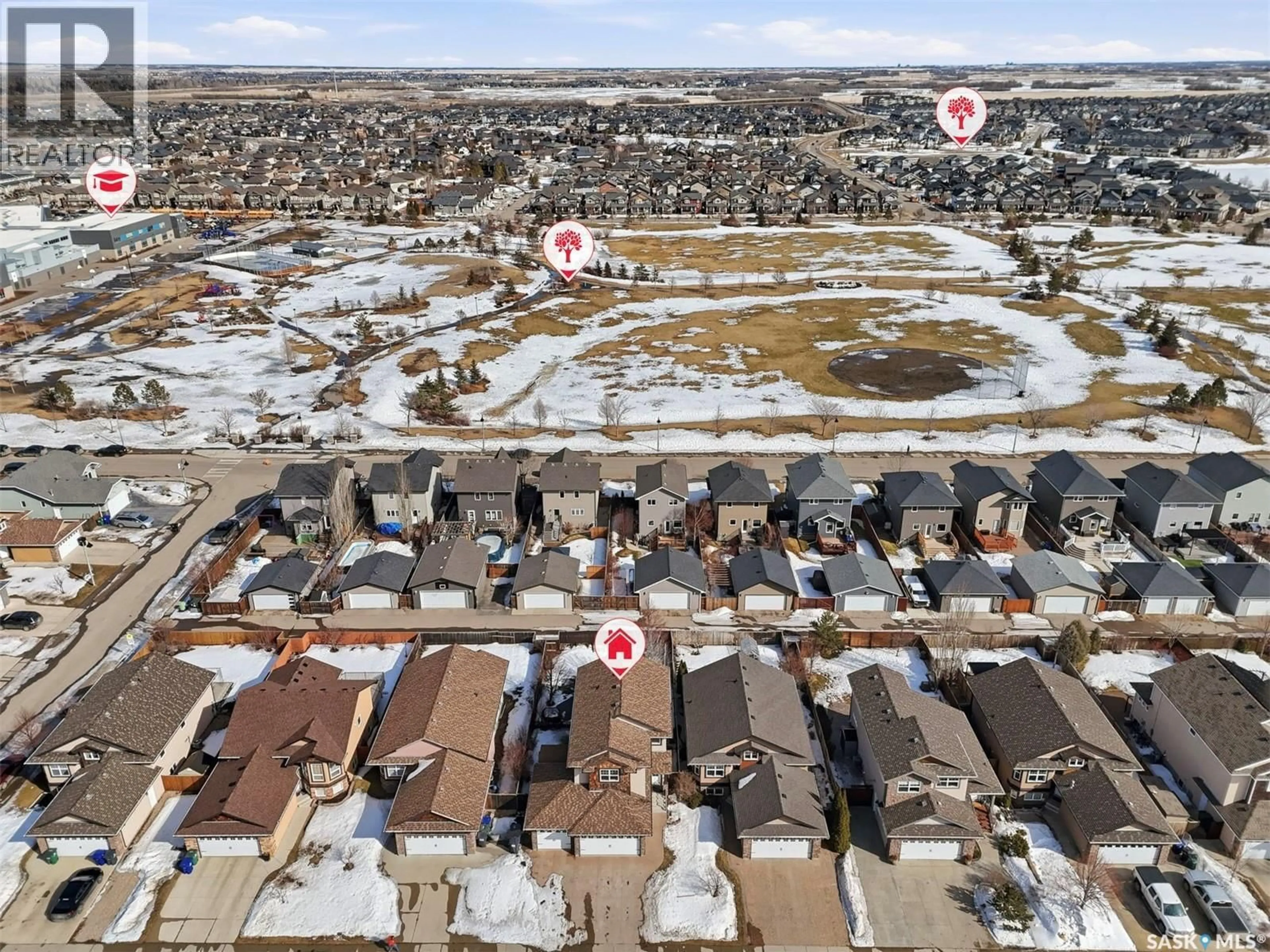 A pic from outside/outdoor area/front of a property/back of a property/a pic from drone, street for 135 BRAINERD CRESCENT, Saskatoon Saskatchewan S7T0H2