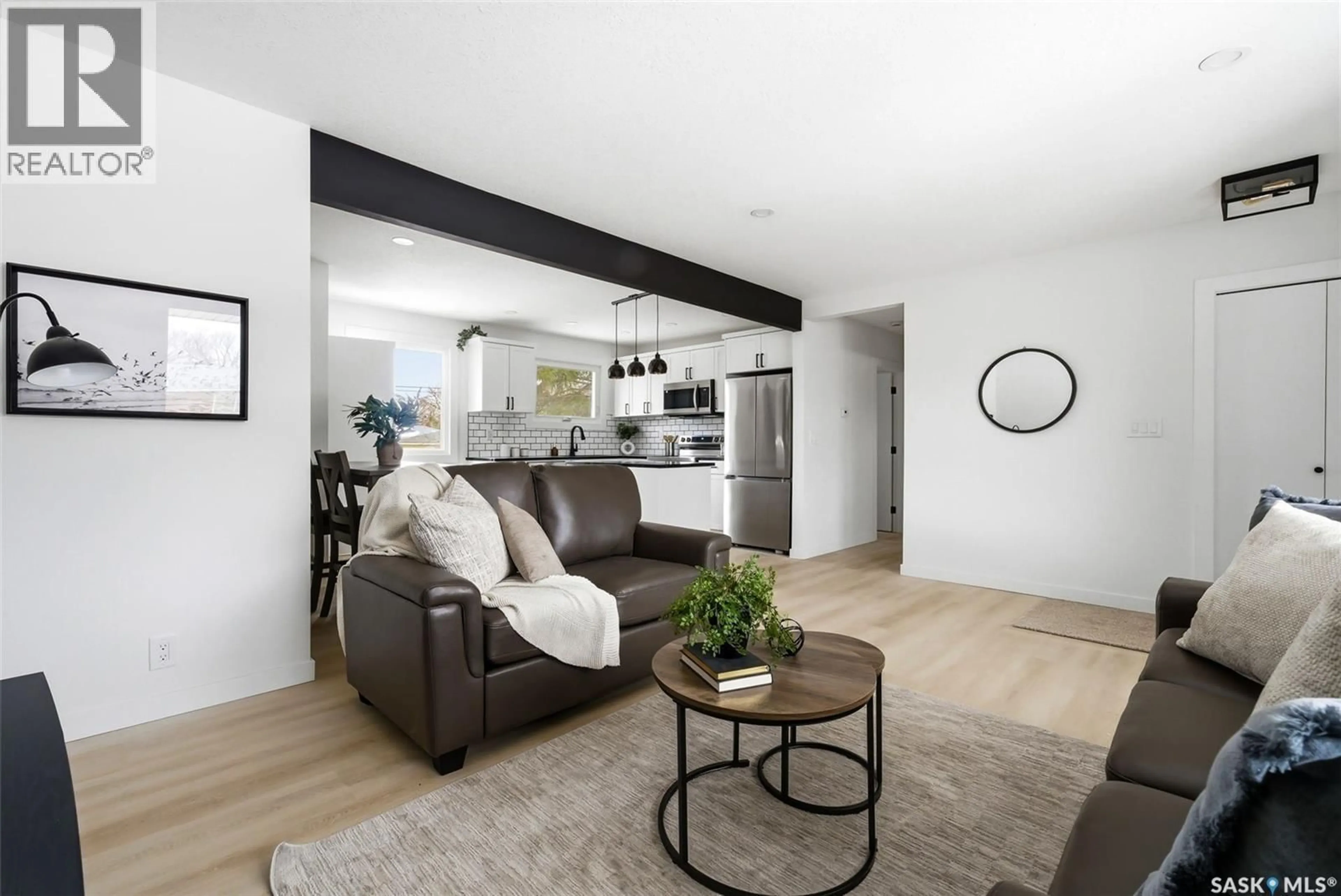 Living room with furniture, unknown for 809 HORACE STREET, Regina Saskatchewan S4T5K9