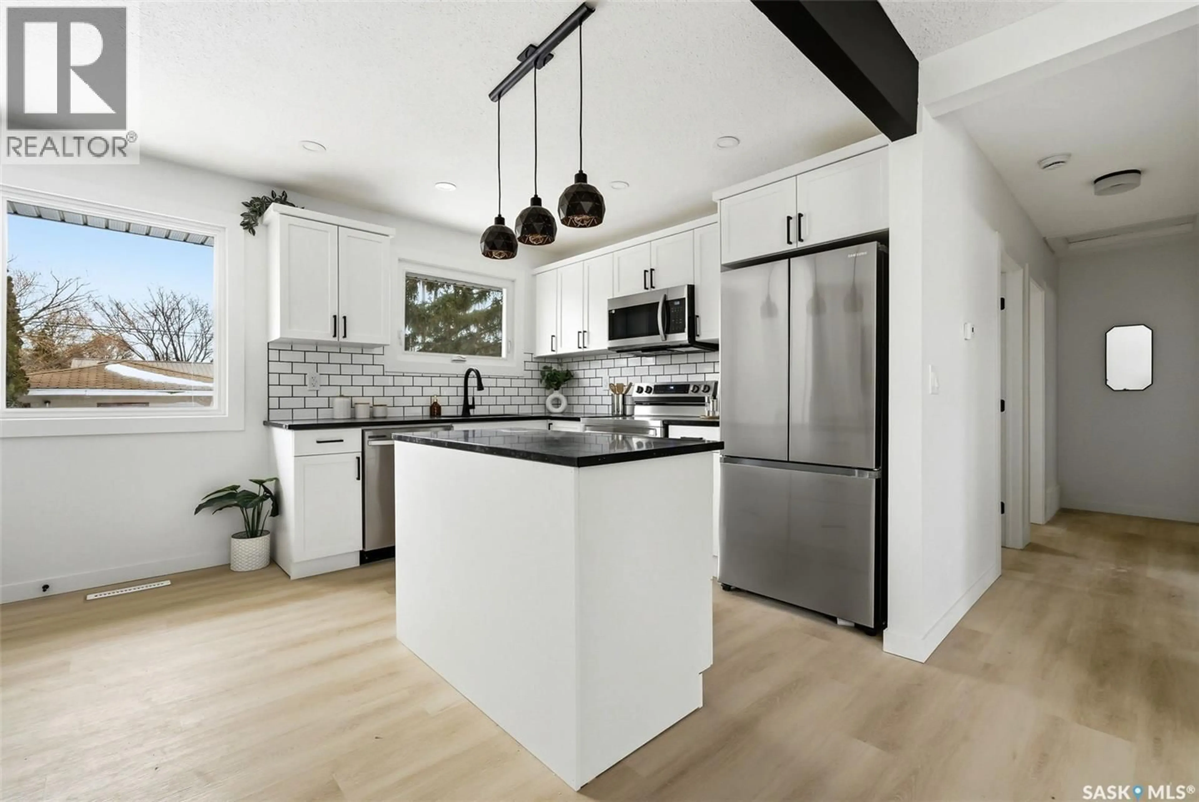 Open concept kitchen, unknown for 809 HORACE STREET, Regina Saskatchewan S4T5K9