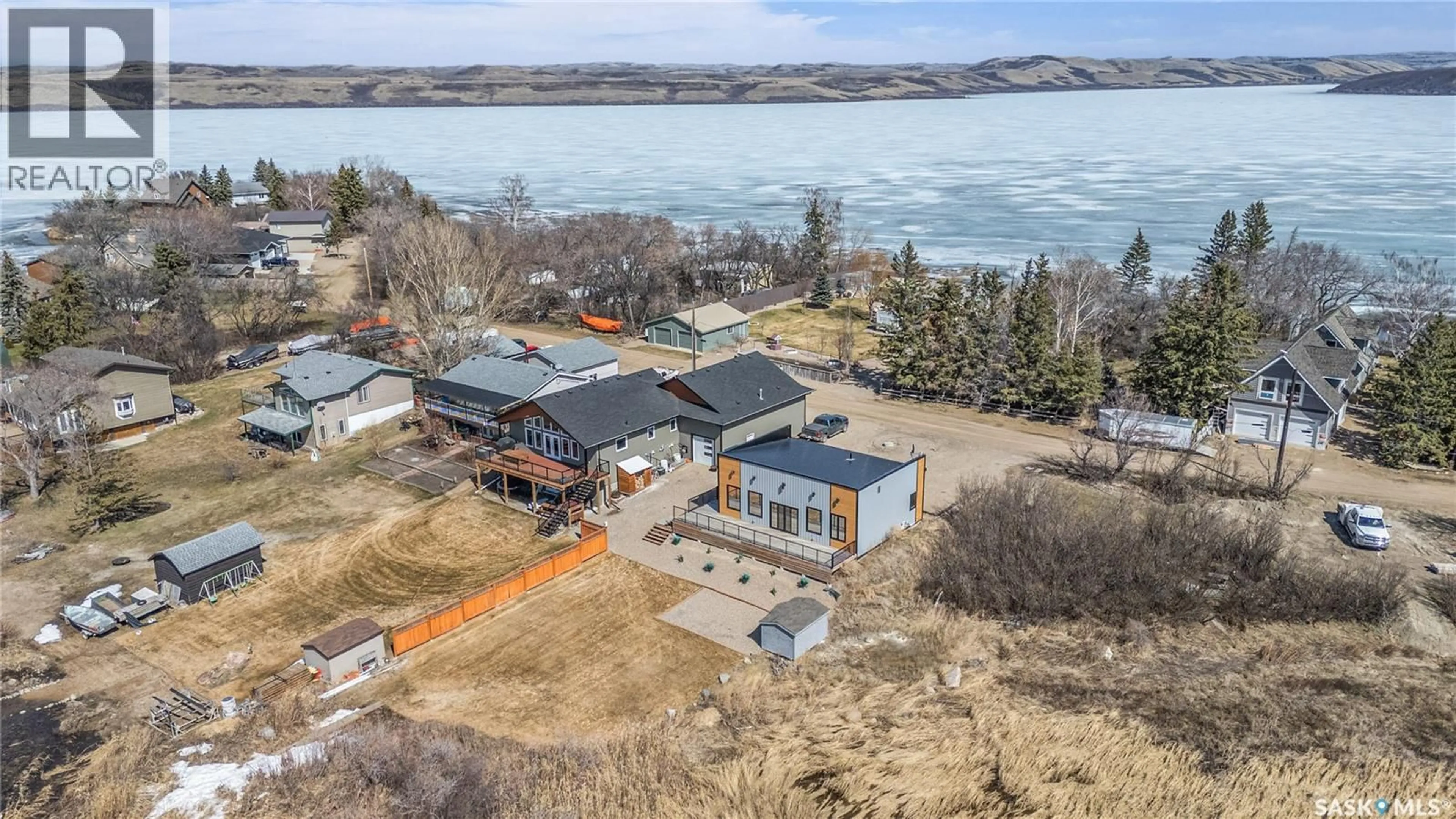 A pic from outside/outdoor area/front of a property/back of a property/a pic from drone, water/lake/river/ocean view for 45 FERRIE AVENUE, Meota Rm No.468 Saskatchewan S0M1X0