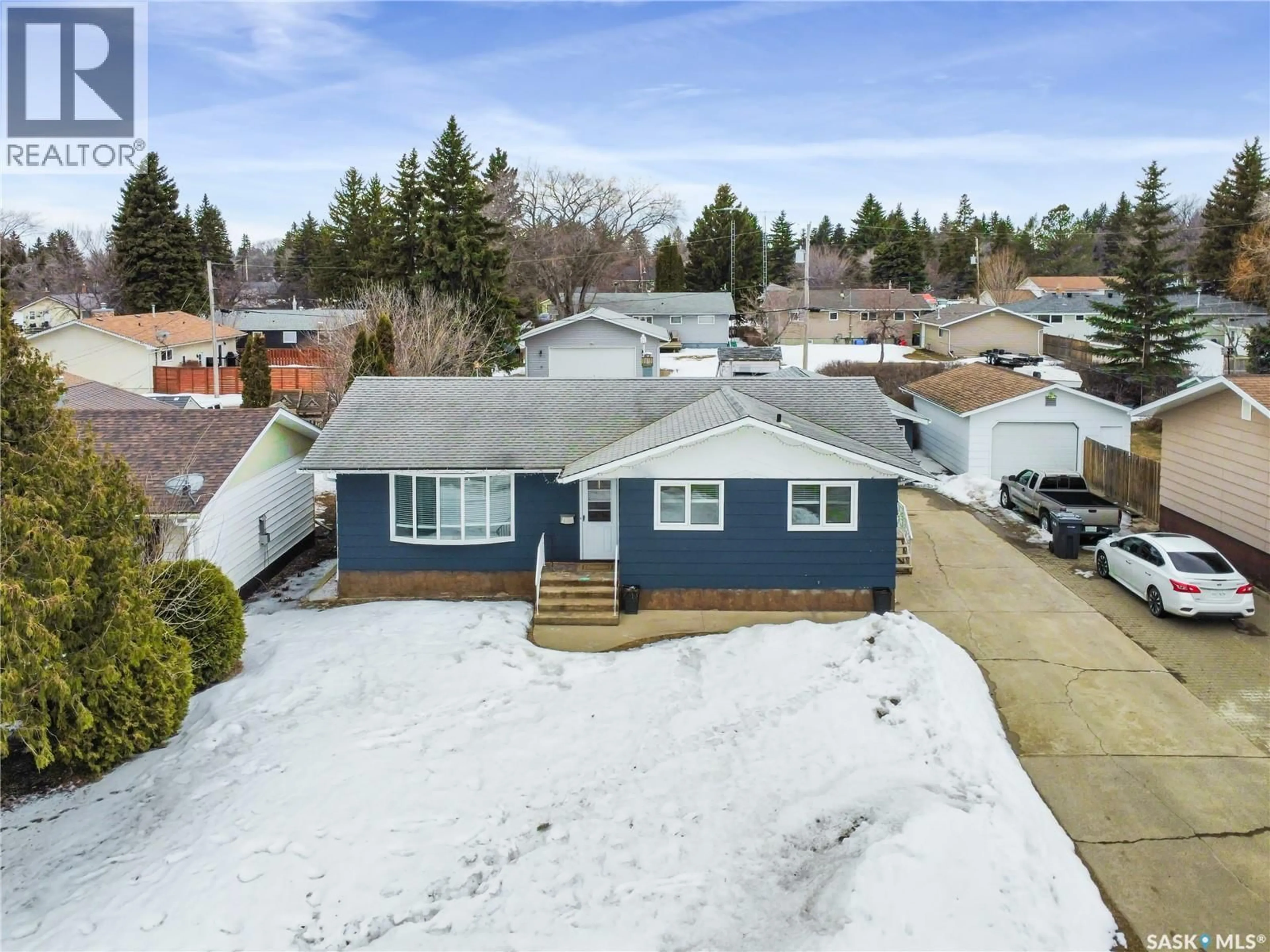 A pic from outside/outdoor area/front of a property/back of a property/a pic from drone, street for 804 ROBISON STREET, Indian Head Saskatchewan S0G2K0