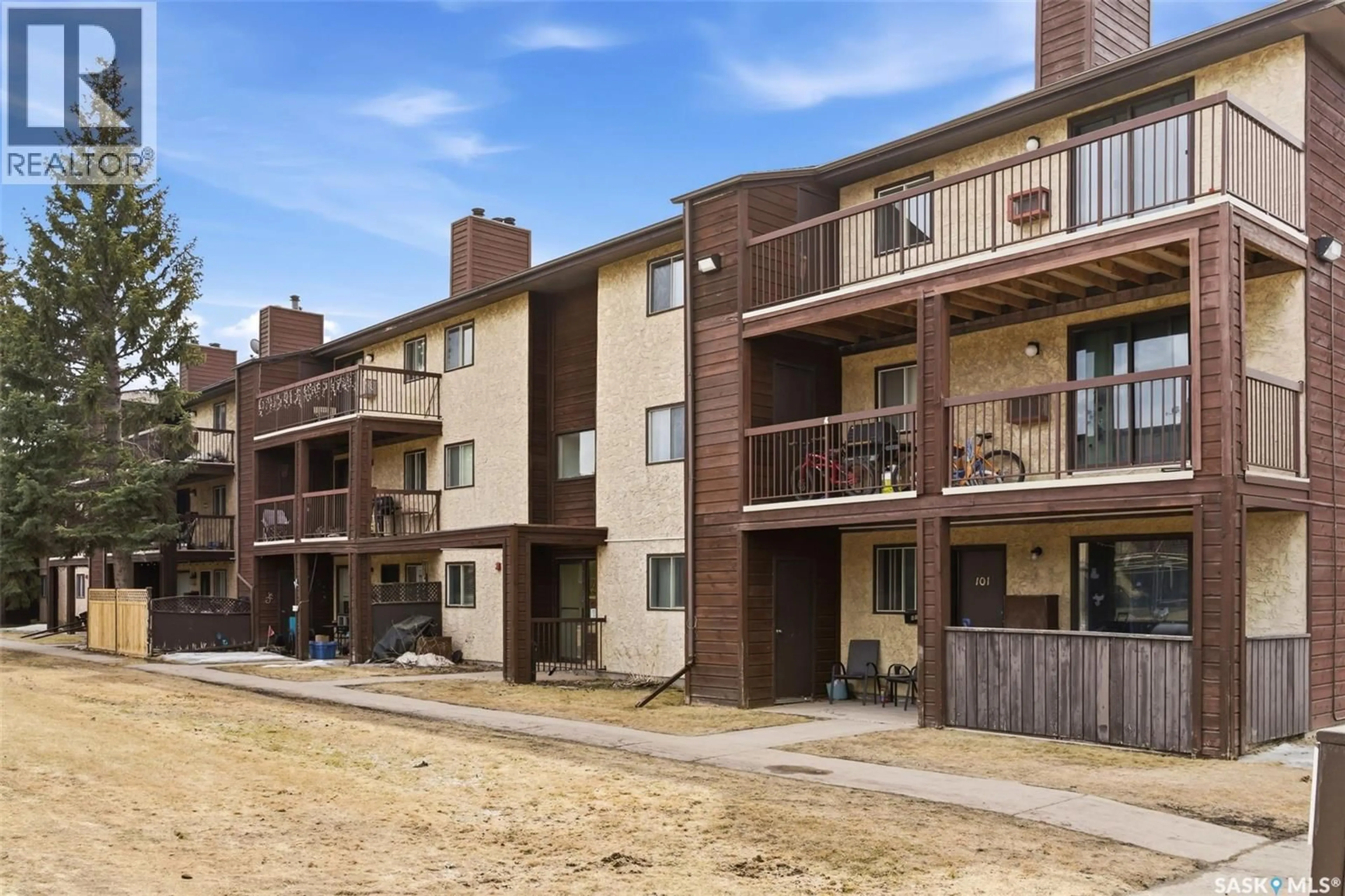 Patio, unknown for 35 - 304 ALPORT CRESCENT, Regina Saskatchewan S4R8C6