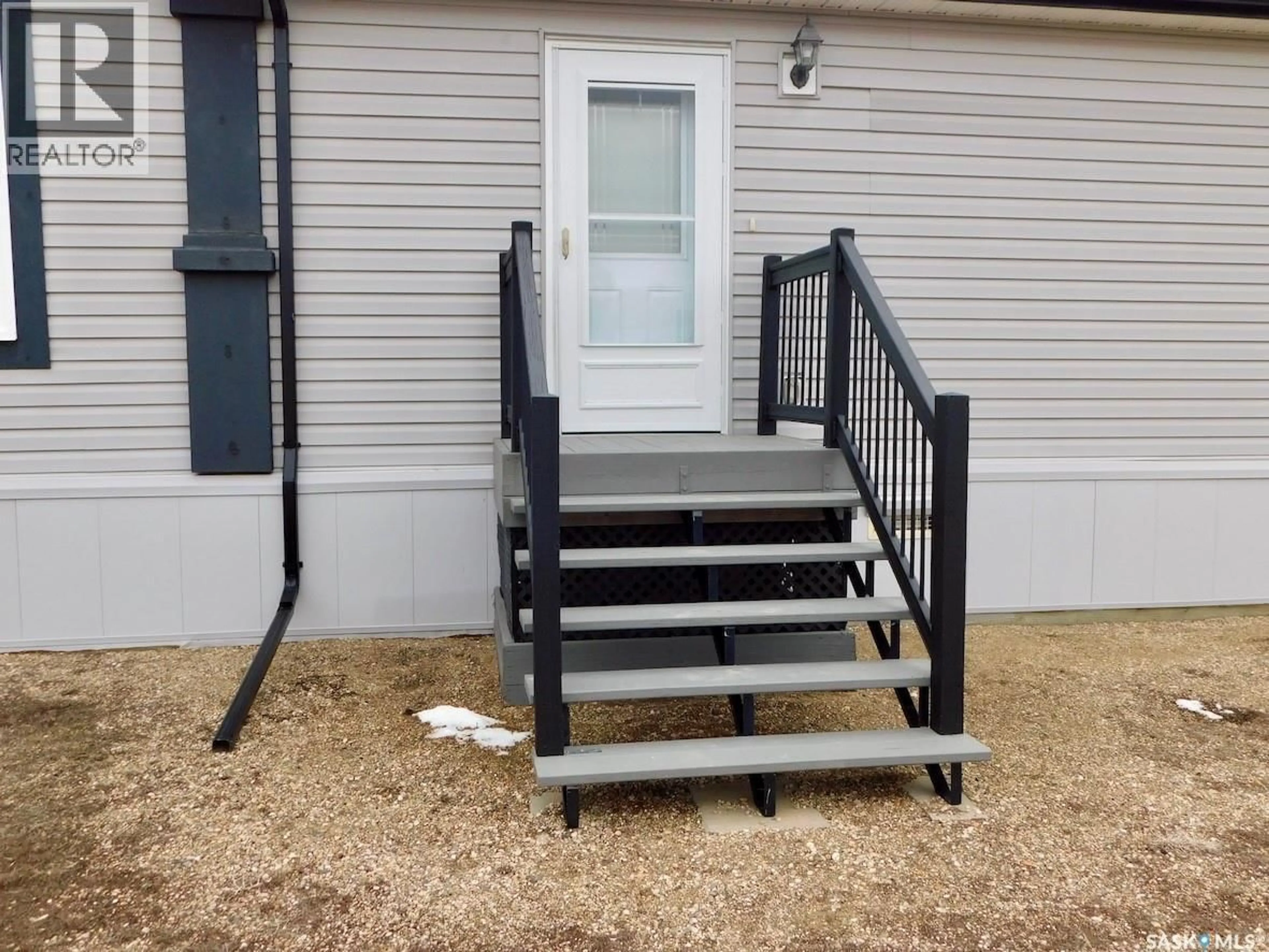 Stairs for 7-9 ALLARD BAY, Gravelbourg Saskatchewan S0H1X0
