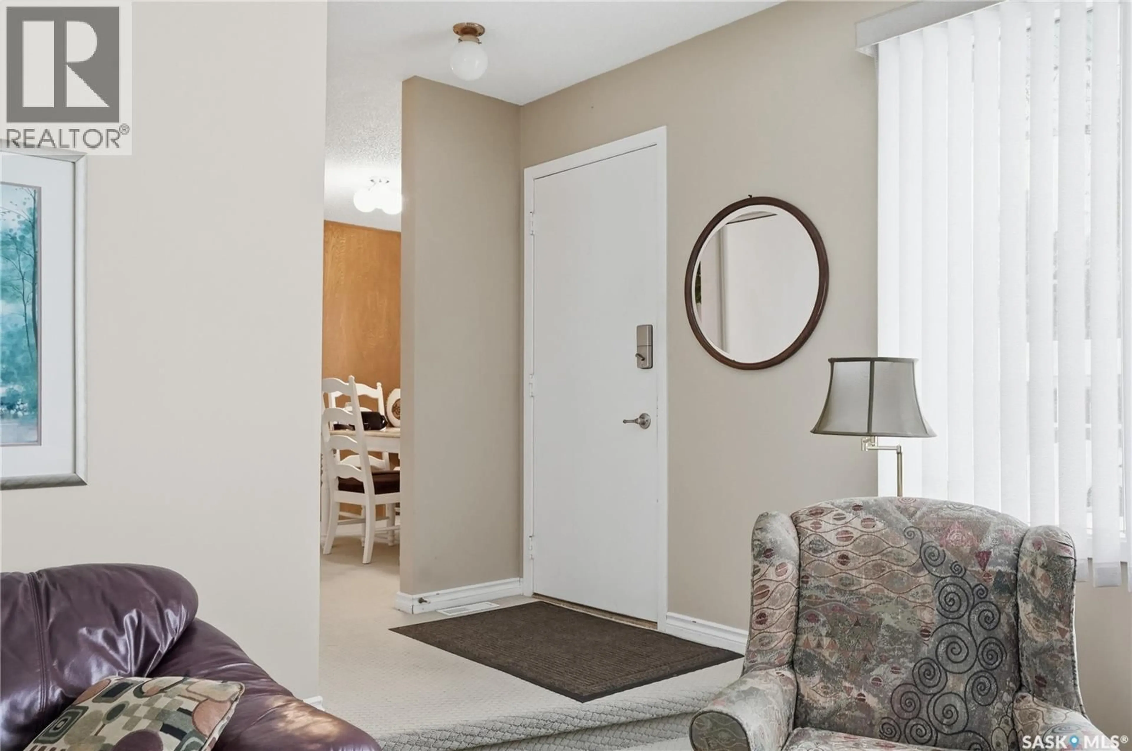 Indoor entryway for 73 CHAMPLIN CRESCENT, Saskatoon Saskatchewan S7H4T2