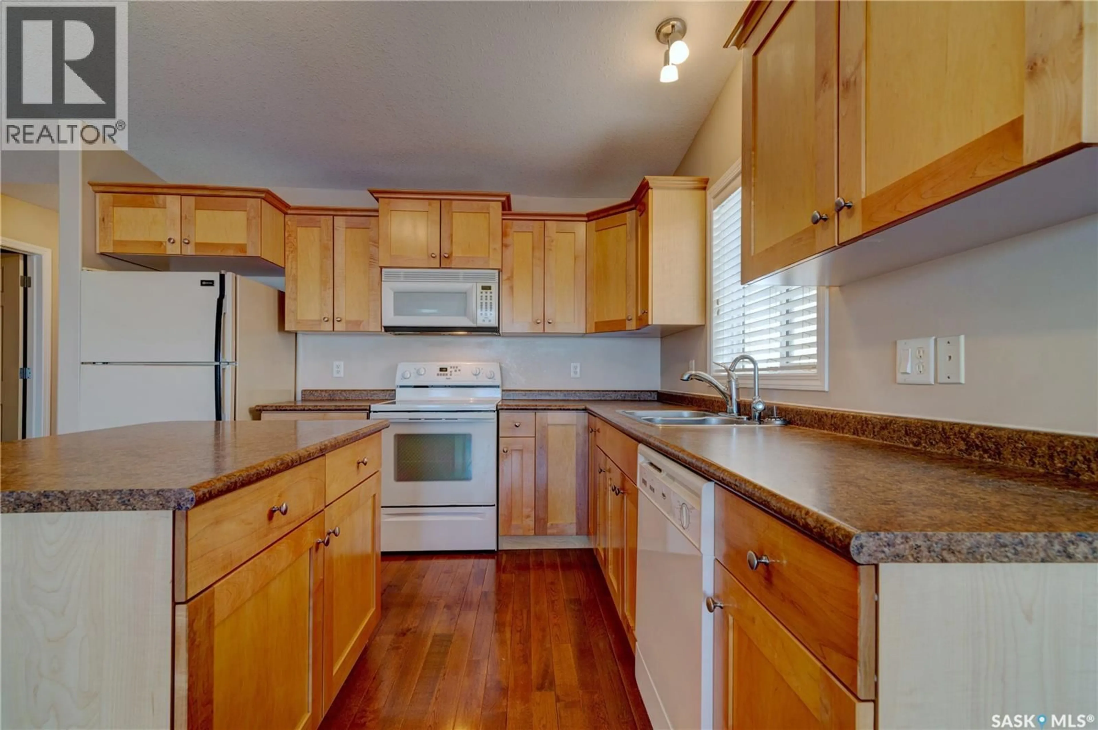 Standard kitchen, unknown for 2801 - 26 WINDSOR PARK ROAD, Regina Saskatchewan S4V1E7