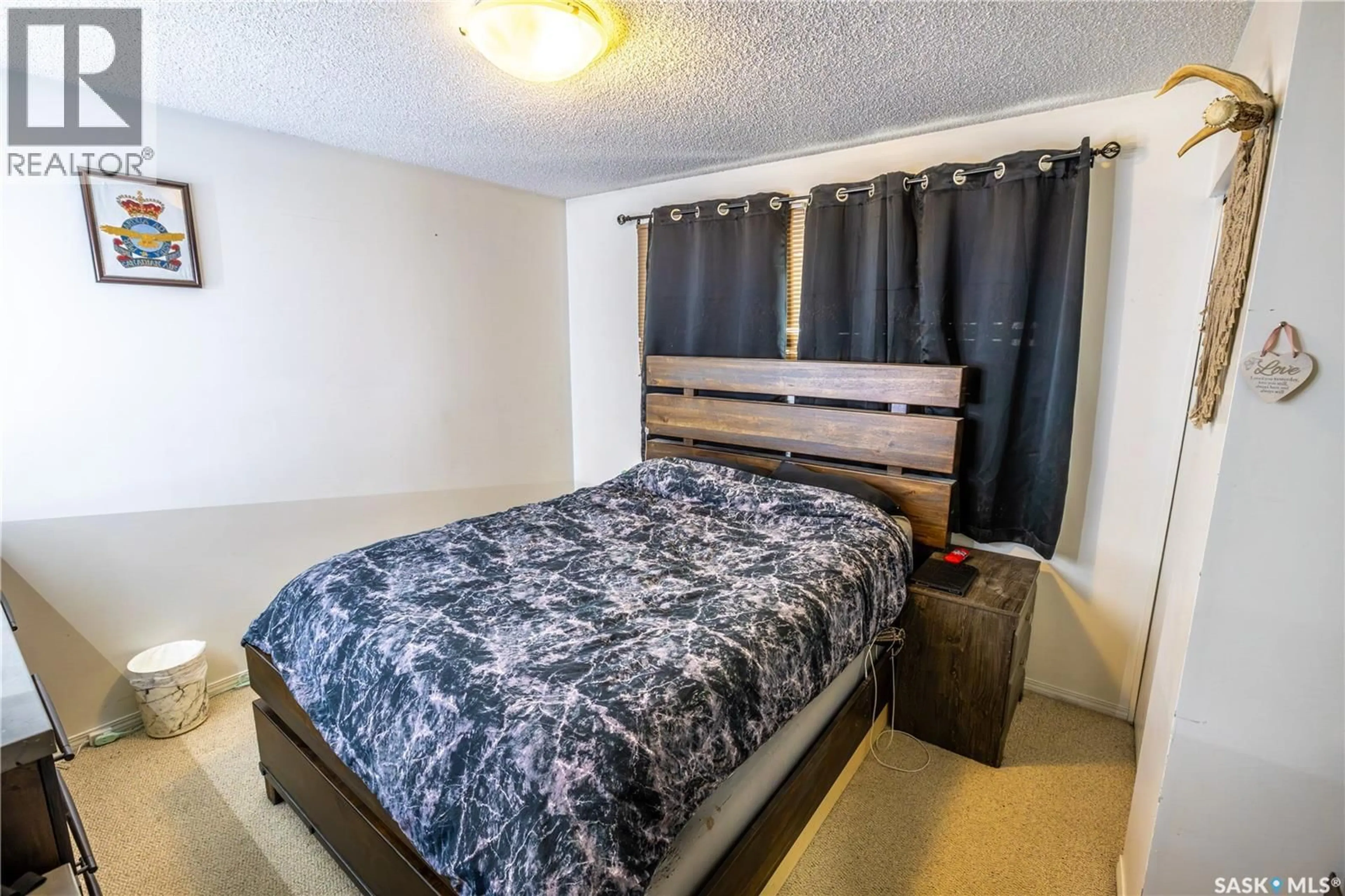 Bedroom with bed, unknown for 1374 MANITOU CRESCENT, Moose Jaw Saskatchewan S6H7C5