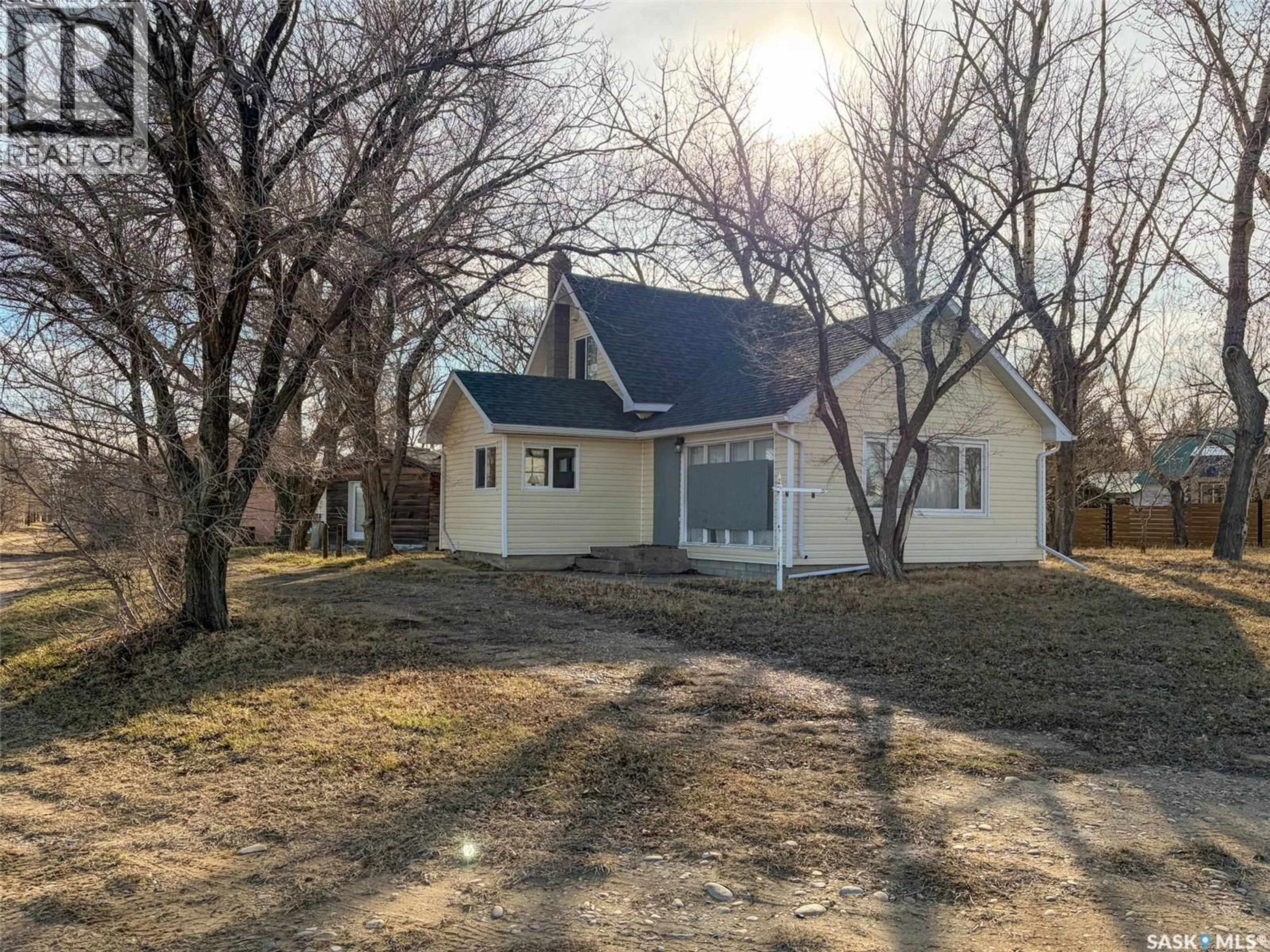 A pic from outside/outdoor area/front of a property/back of a property/a pic from drone, street for 508 4TH STREET, Val Marie Saskatchewan S0N2T0