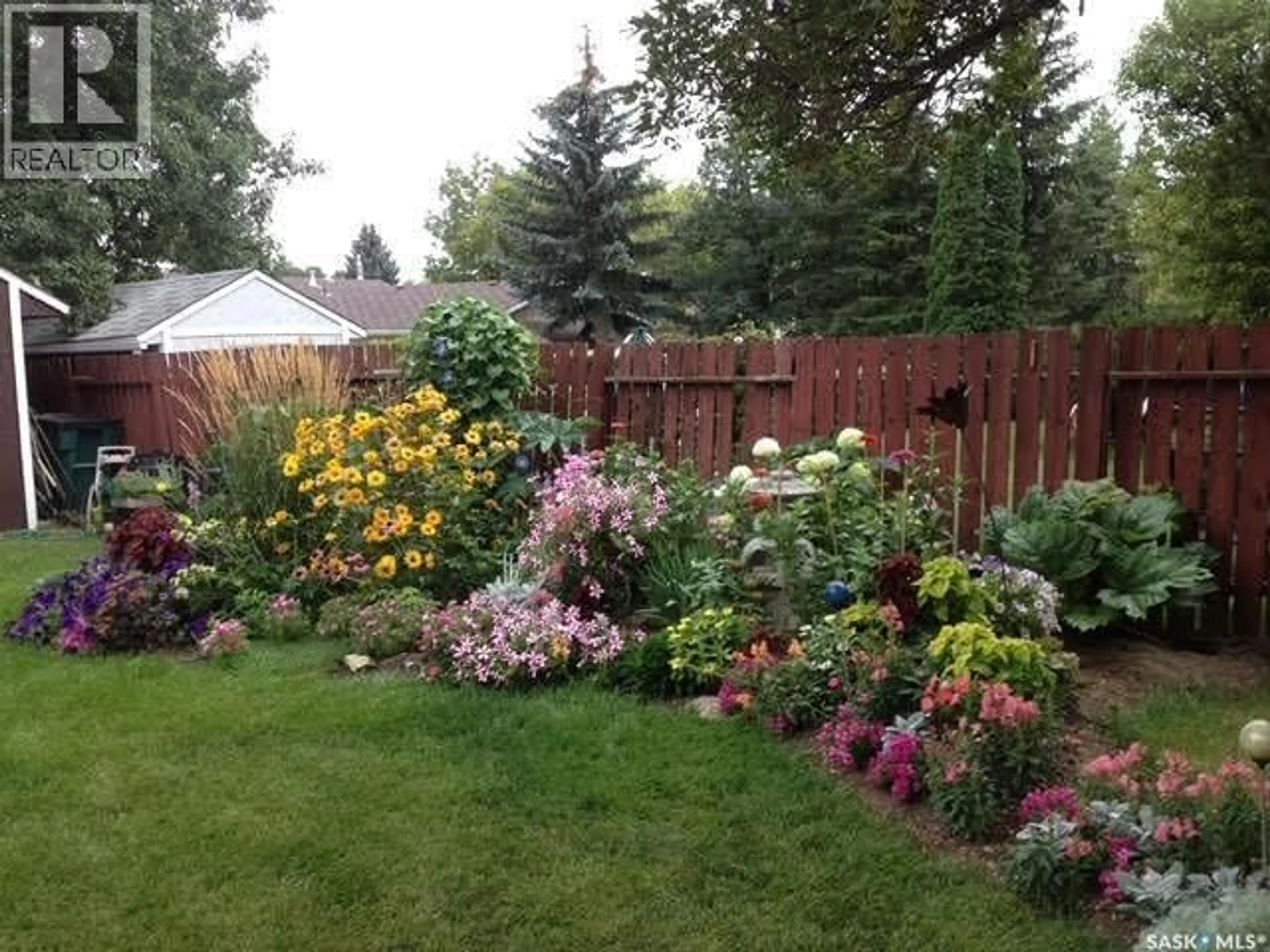 Patio, mountain view for 102 DAISY CRESCENT, Moose Jaw Saskatchewan S6J1C2