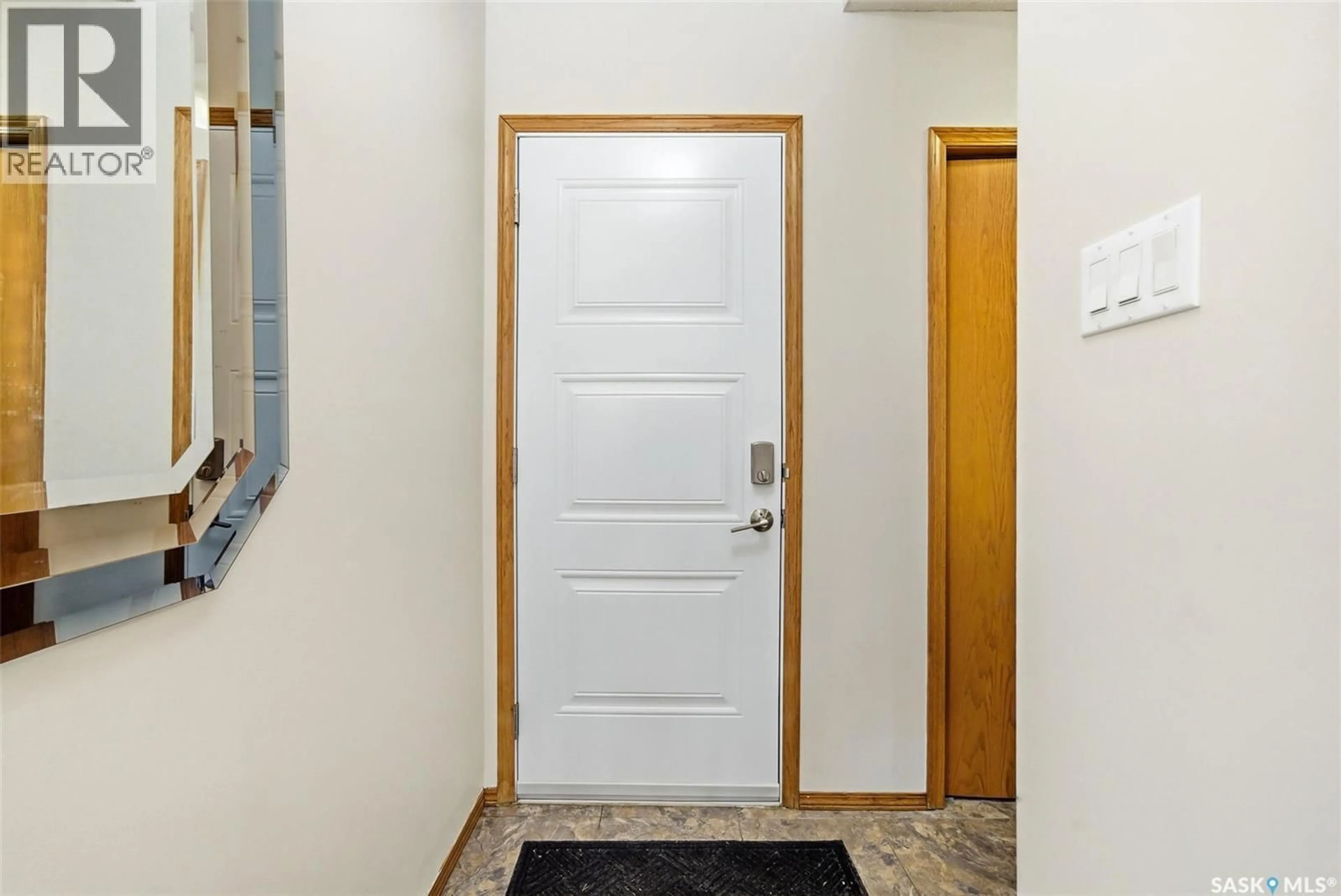 Indoor entryway for 3242 BARTON PLACE, Regina Saskatchewan S4N7C8