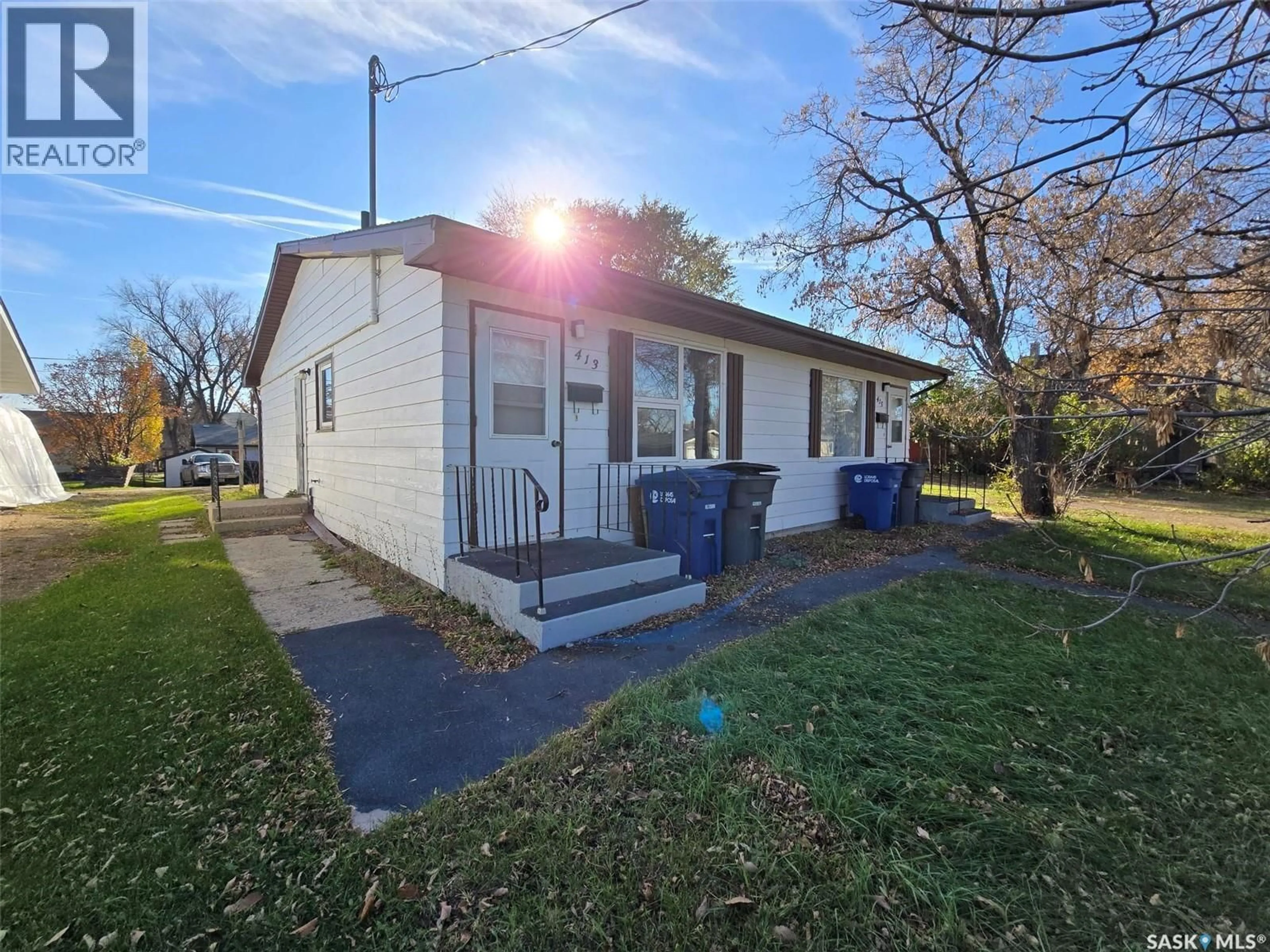 A pic from outside/outdoor area/front of a property/back of a property/a pic from drone, street for 413 - 415 CALGARY STREET, Broadview Saskatchewan S0G0K0