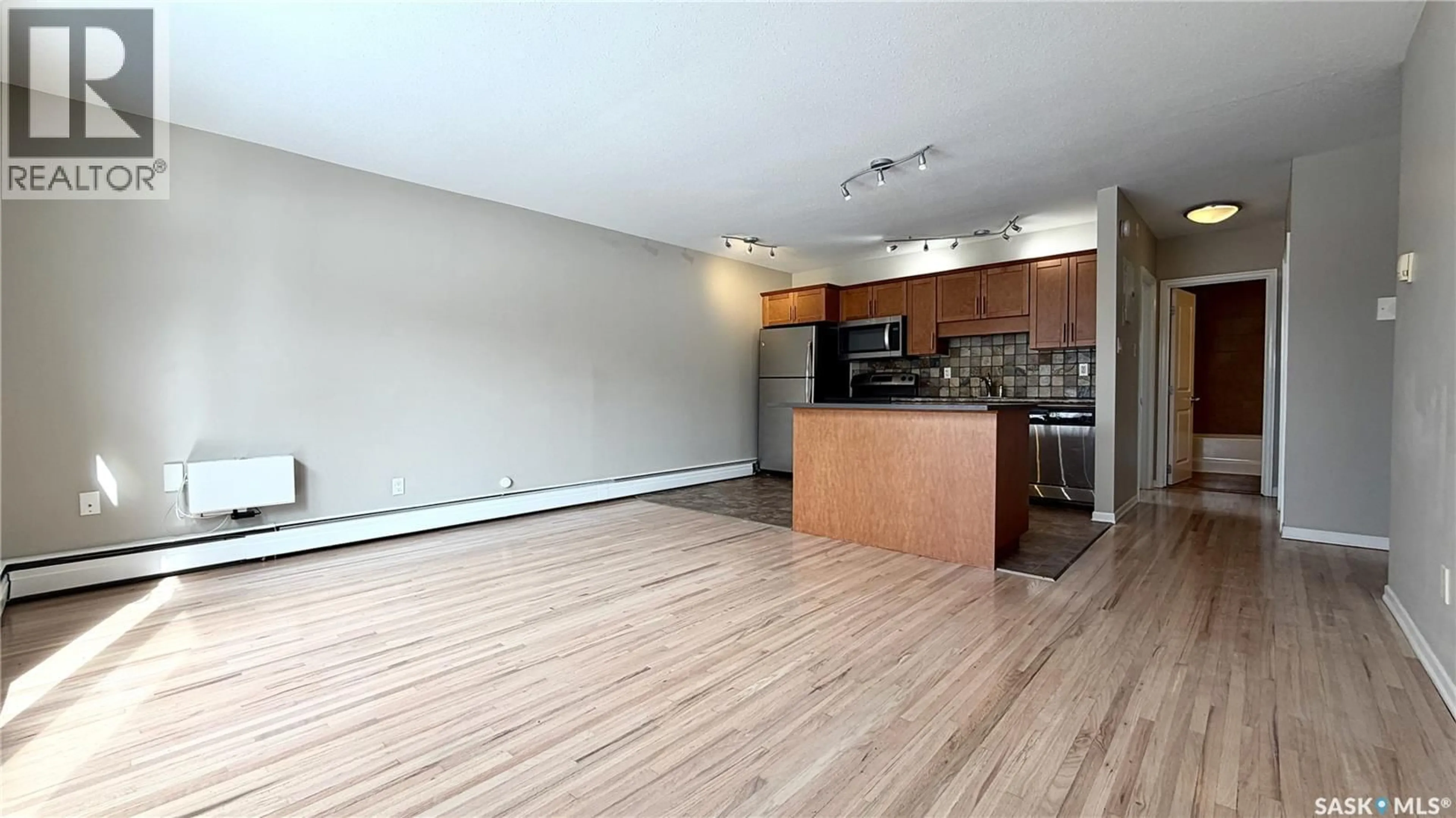 A pic of a room for 303 - 2613 BROADWAY AVENUE, Saskatoon Saskatchewan S7J0Z7