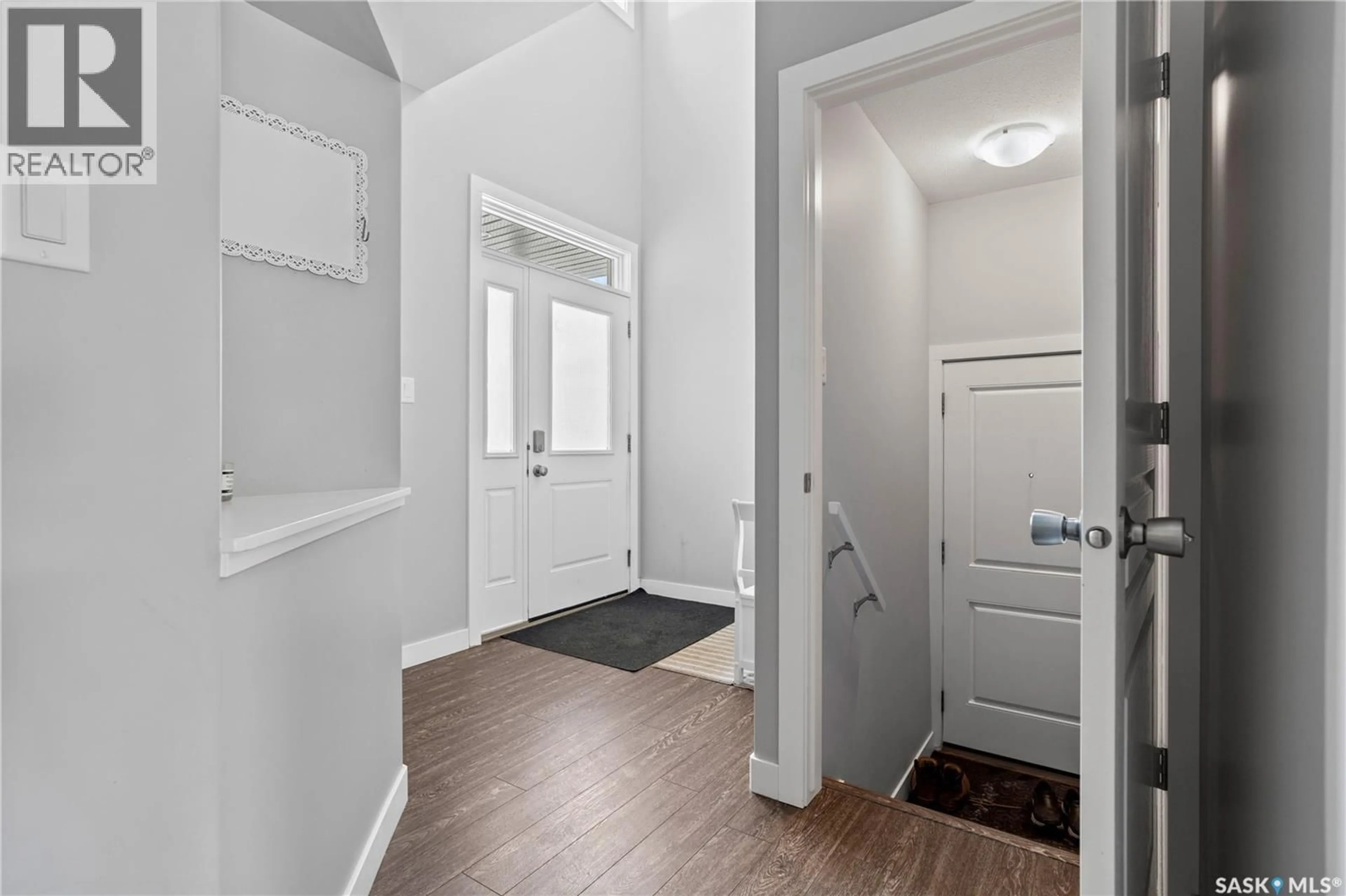 Indoor entryway for E - 4810 GREEN BROOKS WAY, Regina Saskatchewan S4V3K6