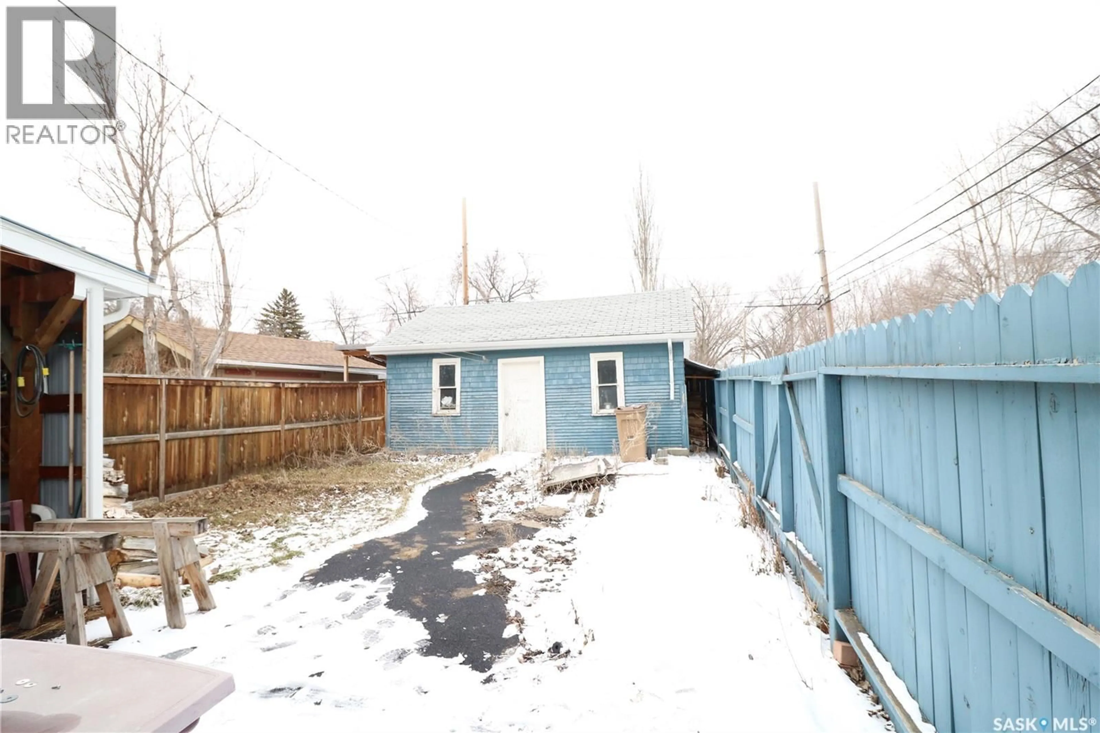 Shed for 2355 WALLACE STREET, Regina Saskatchewan S4N4B1