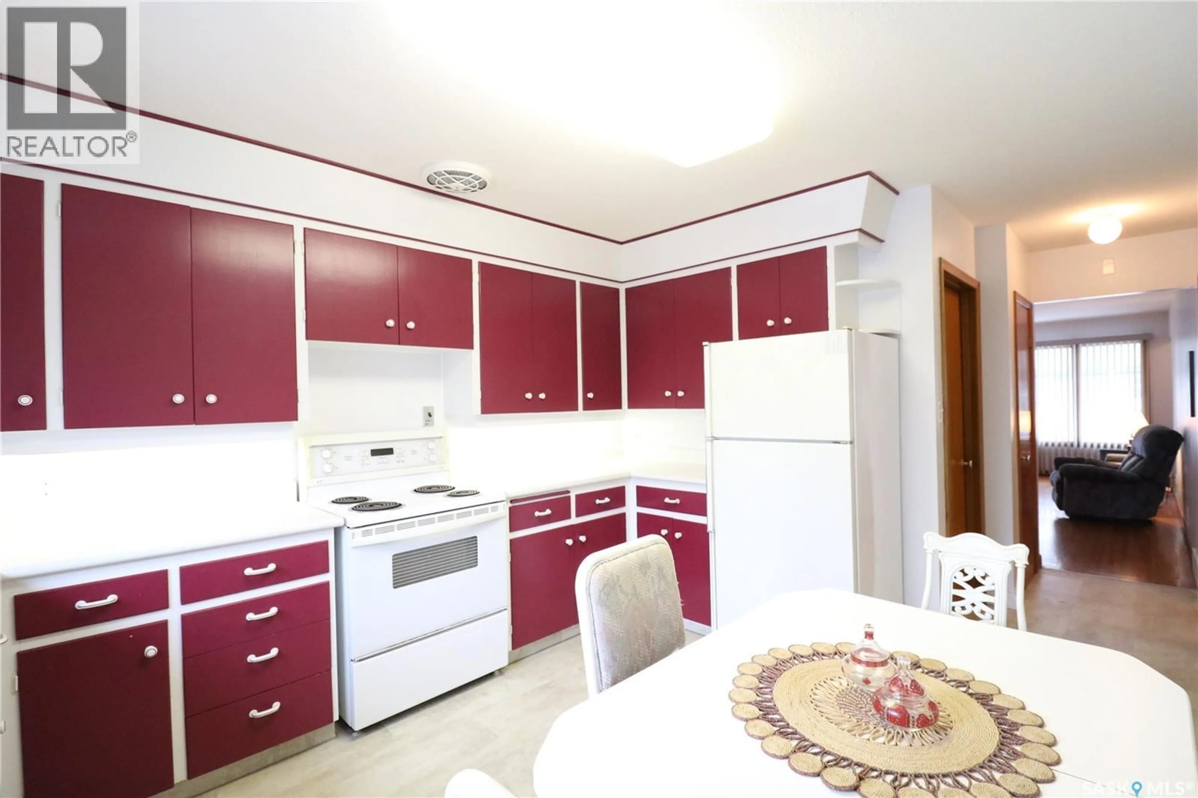 Standard kitchen, unknown for 2355 WALLACE STREET, Regina Saskatchewan S4N4B1