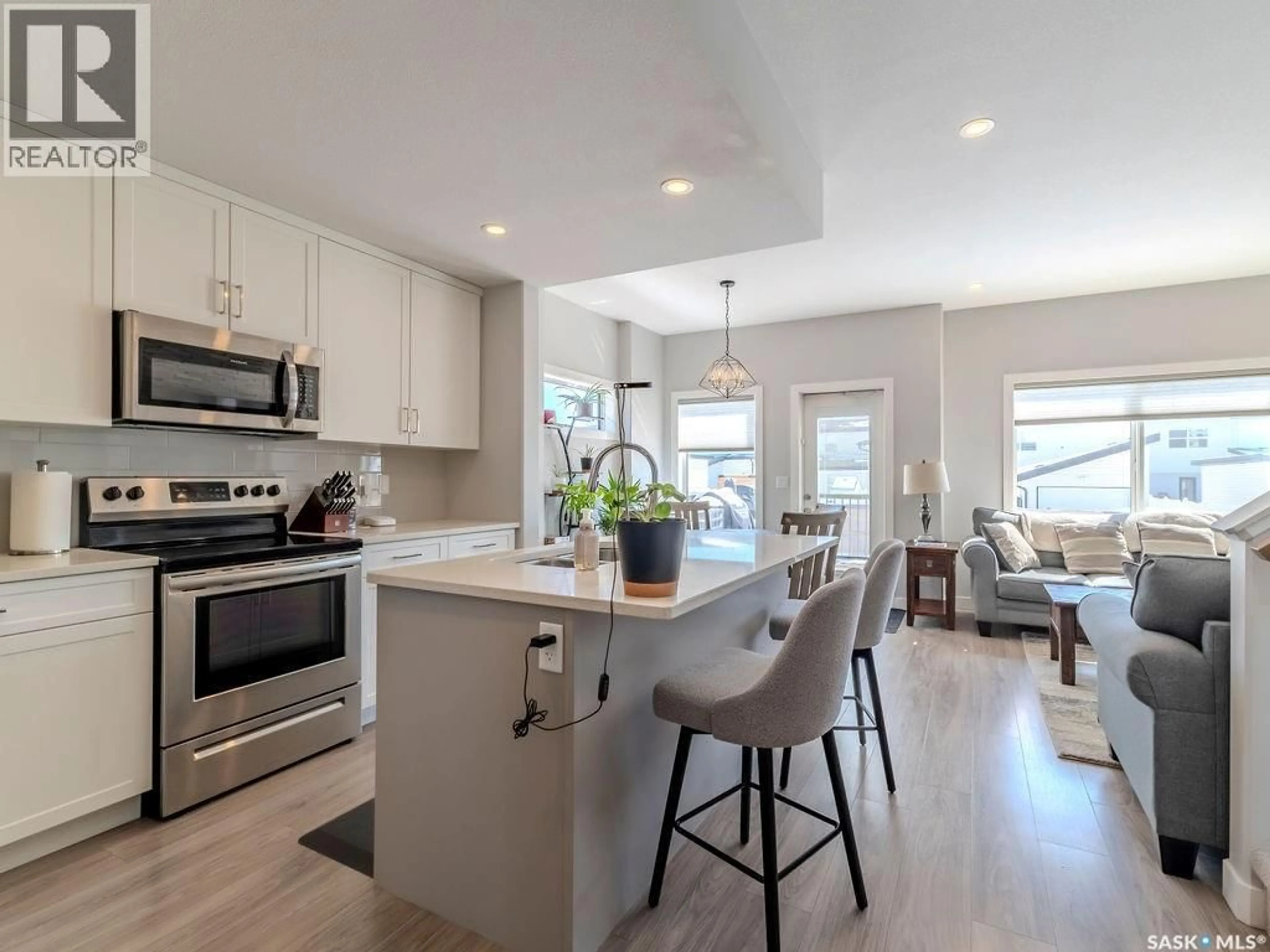 Open concept kitchen, unknown for 114 GERMAIN COURT, Saskatoon Saskatchewan S7W0Y3