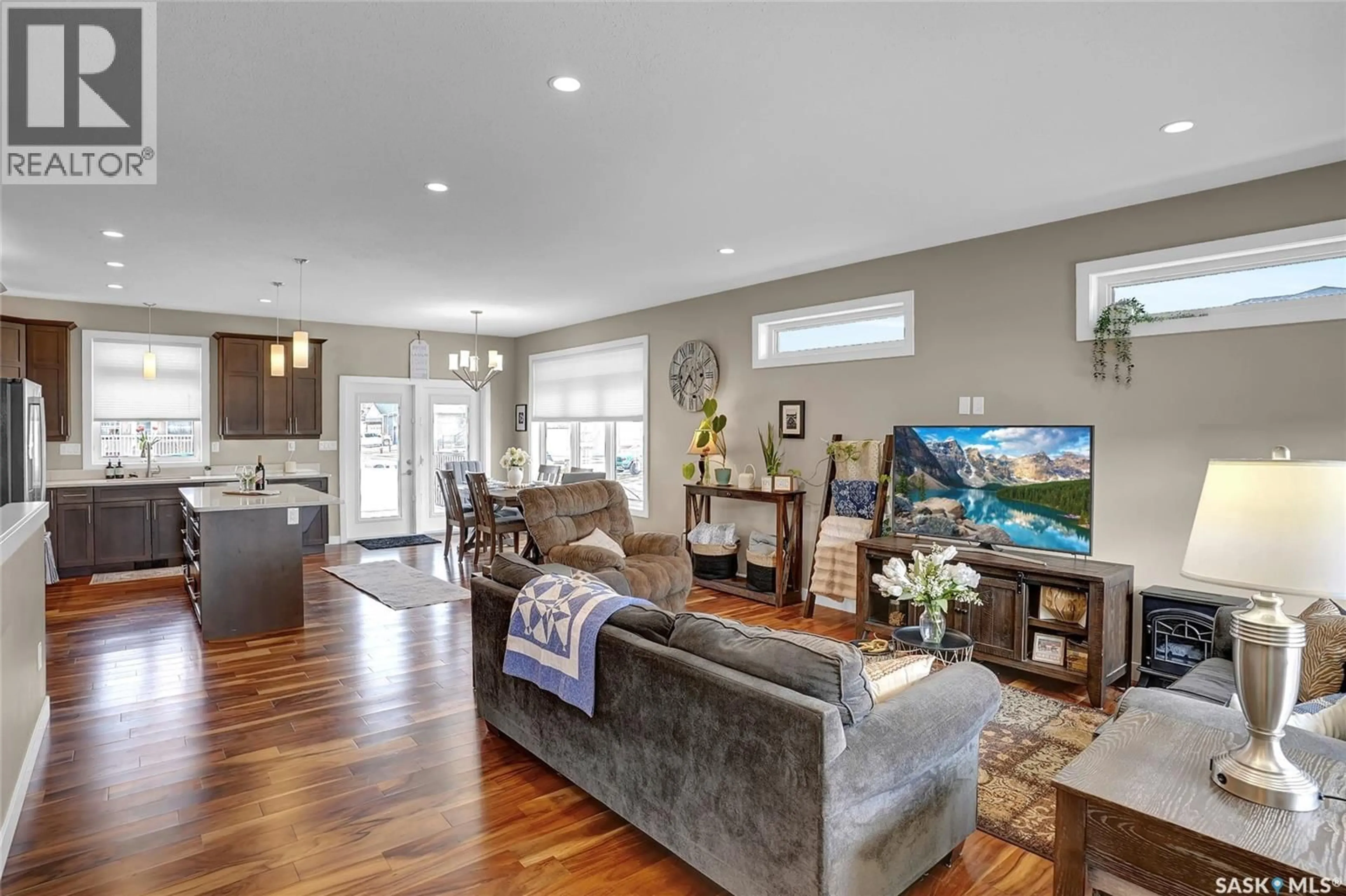 Living room with furniture, unknown for 127 HODGES CRESCENT, Moose Jaw Saskatchewan S6J0B1