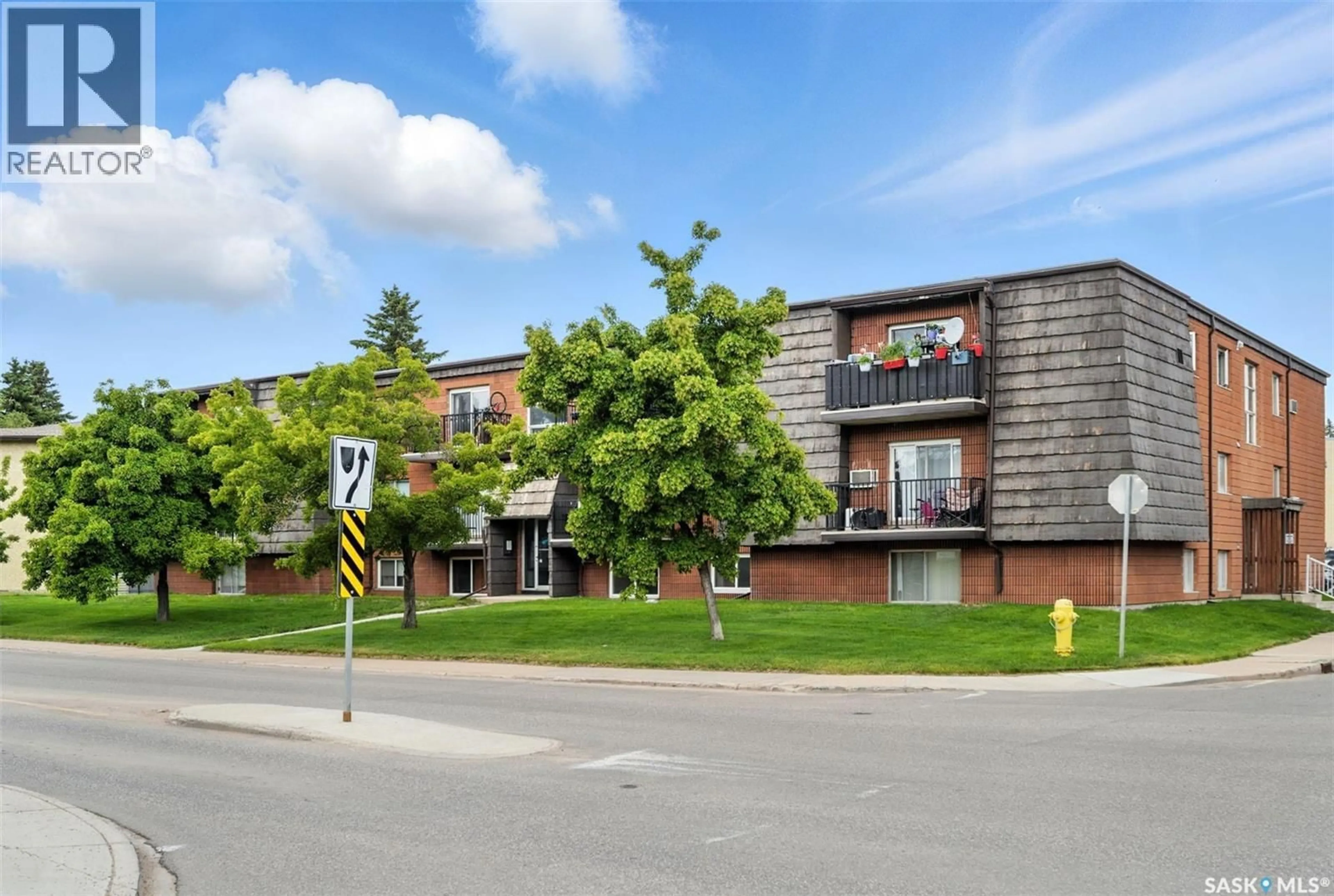 Patio, unknown for 20 - 15 ASSINIBOINE DRIVE, Saskatoon Saskatchewan S7K1H2