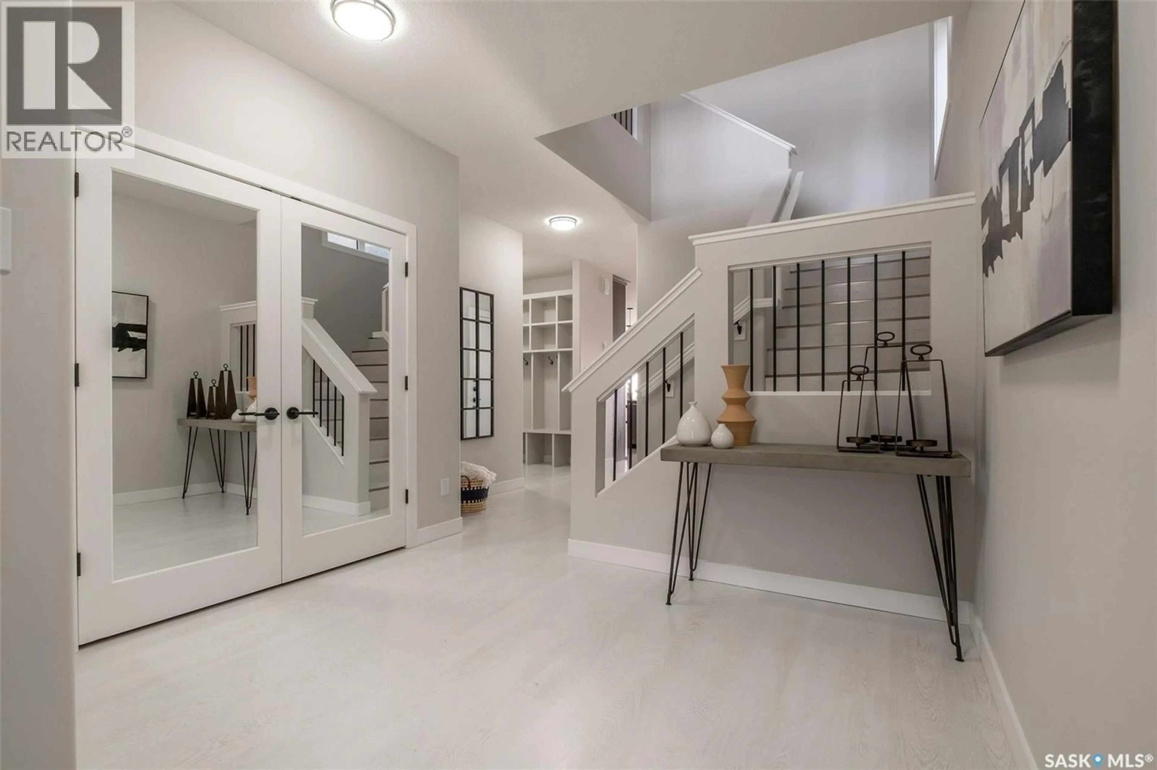 Indoor foyer for 3748 GEE CRESCENT, Regina Saskatchewan S4V3P1