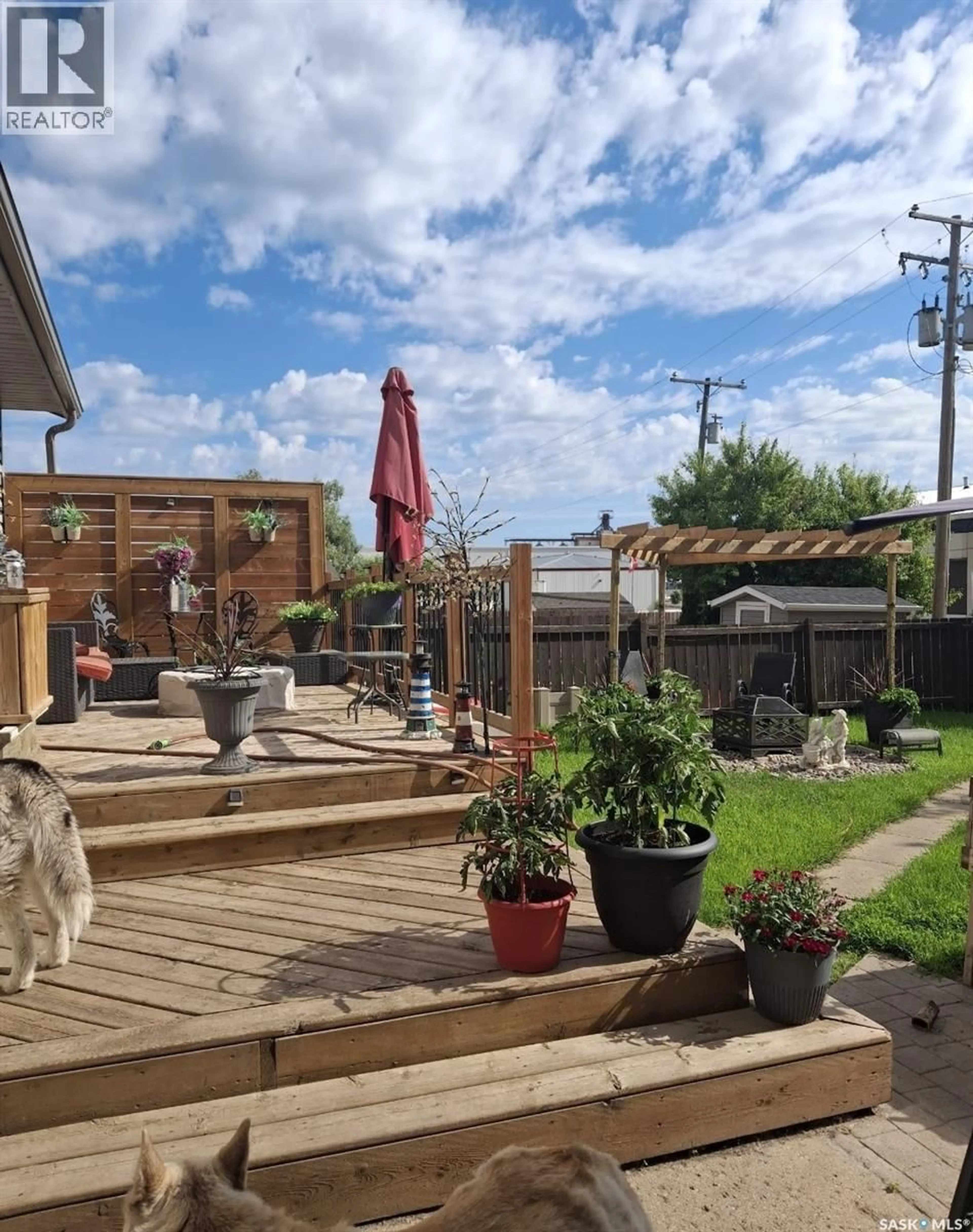 Patio, street for 361 FOURTH AVENUE, Yorkton Saskatchewan S3N1B5